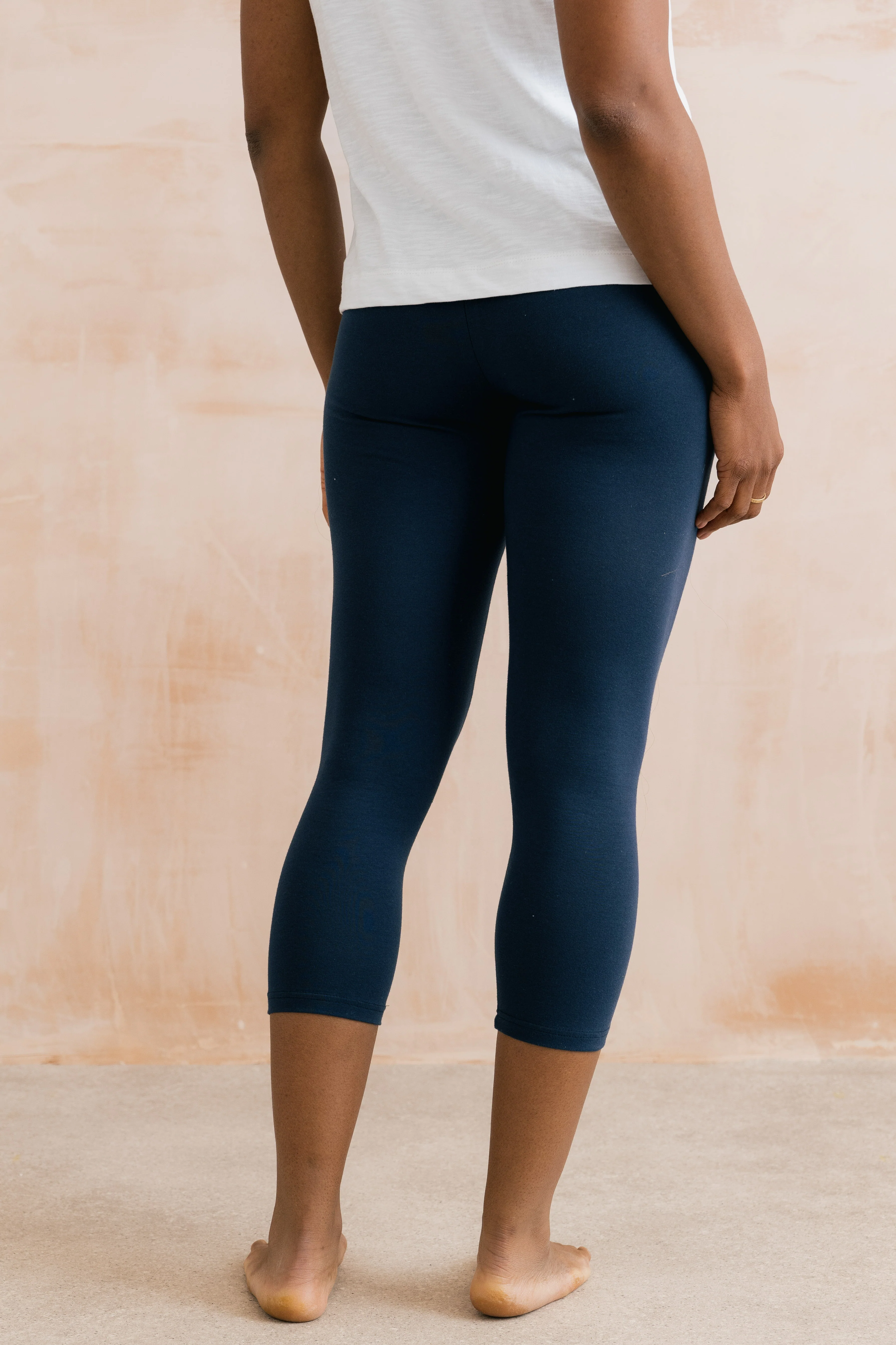 3/4 Length Cropped Leggings Navy - Image 4