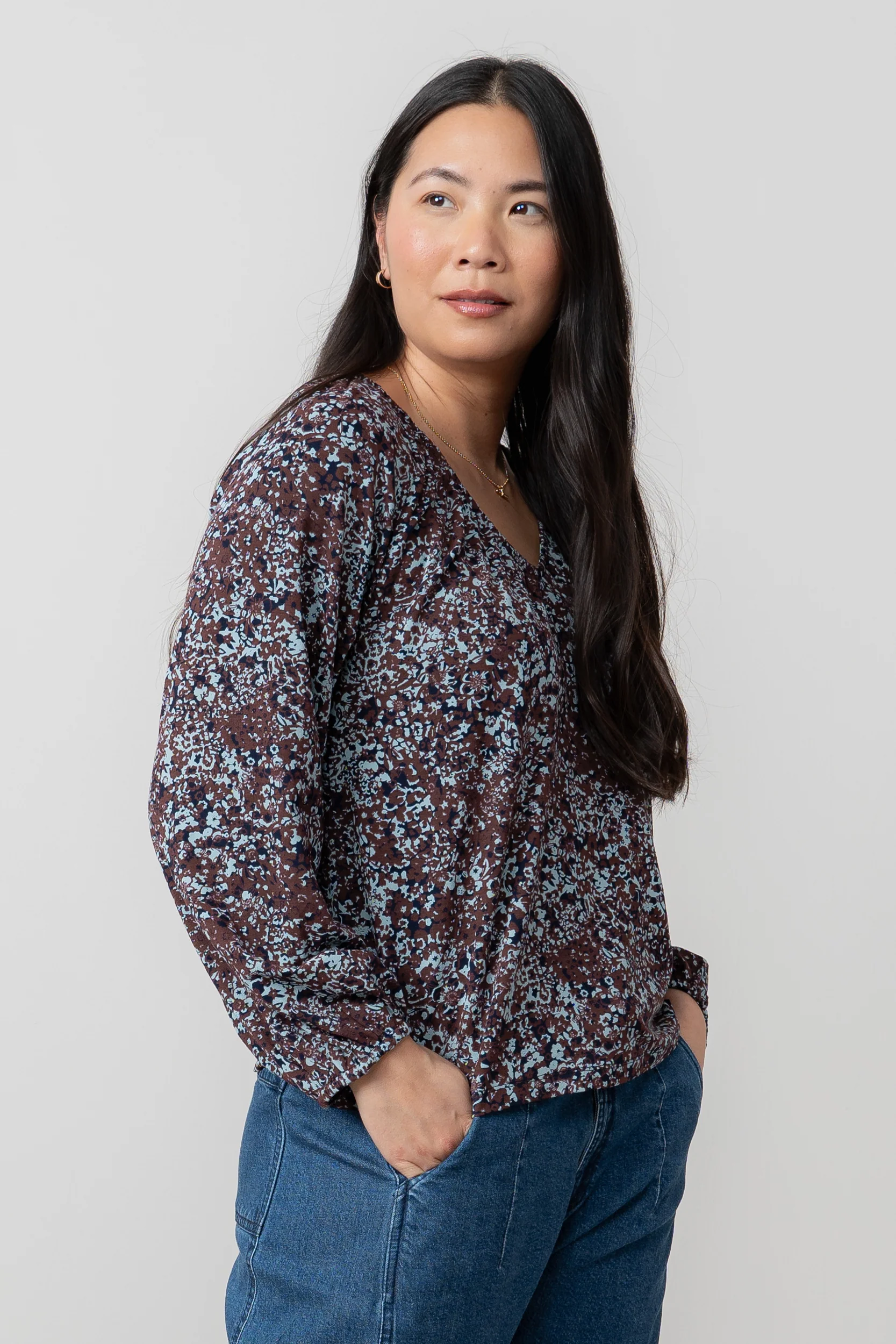 Aspen Floral Print V-Neck Jersey Top Chocolate - Image 5