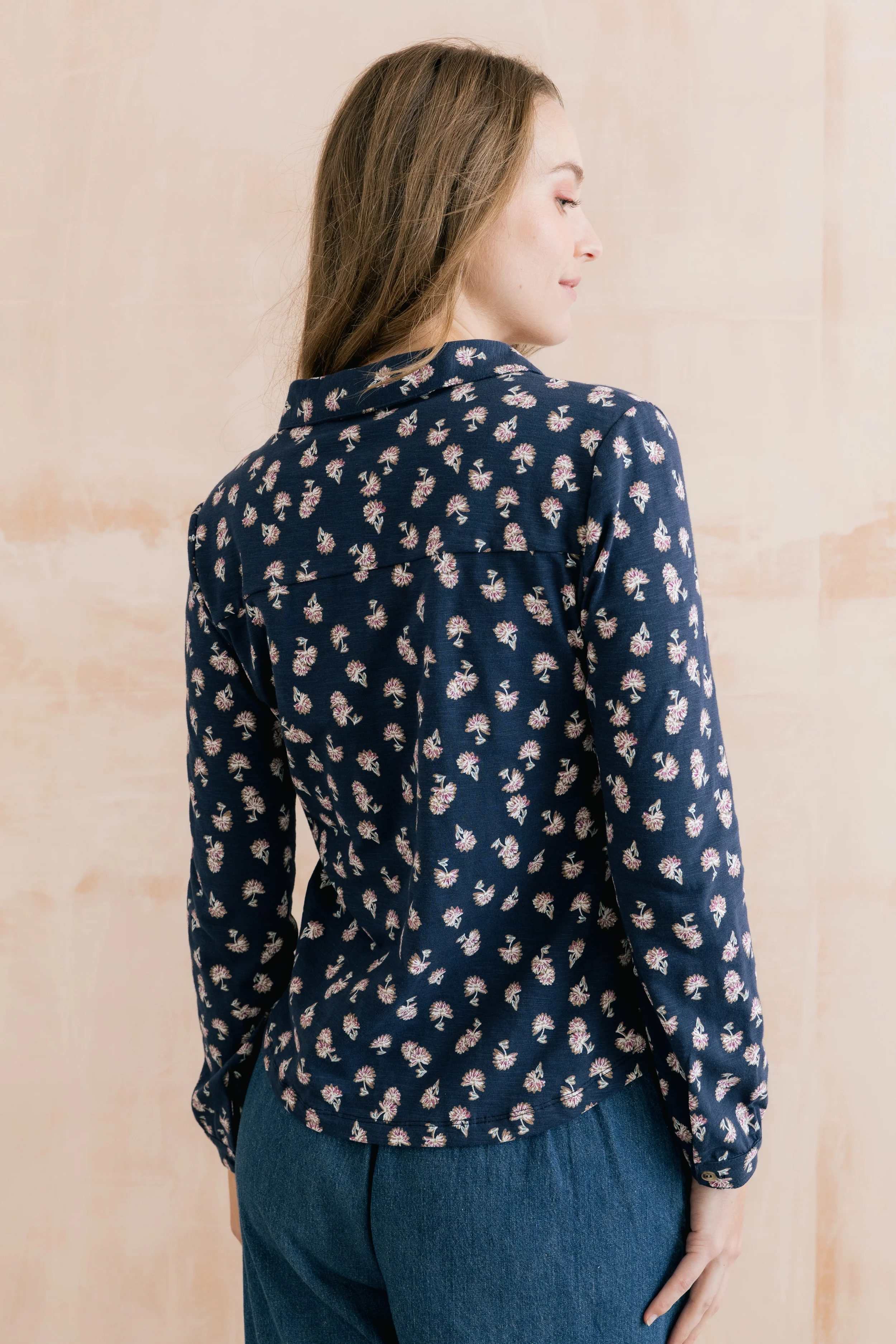 Bowbridge Printed Organic Cotton Jersey Shirt Navy - Image 4