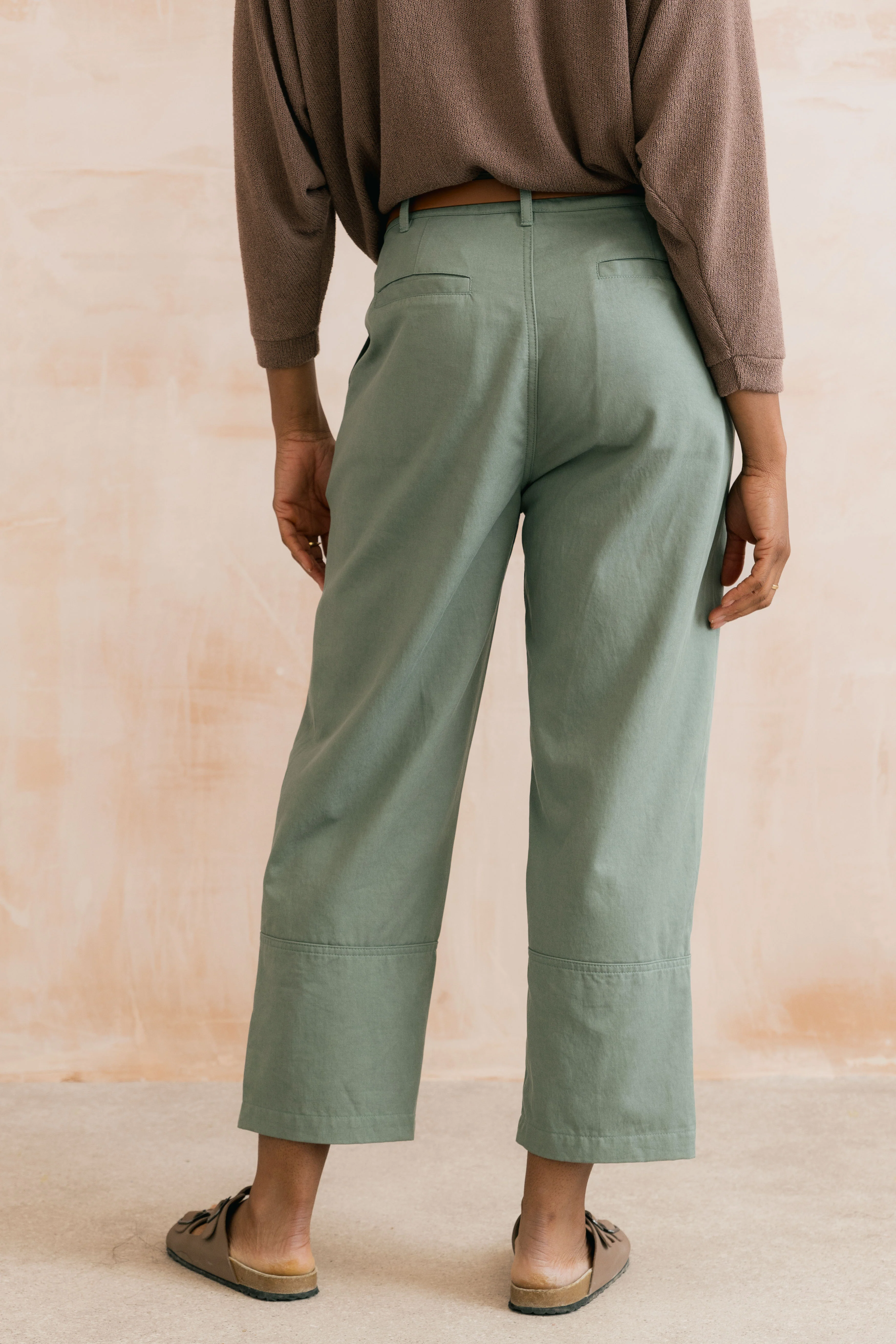 Clarissa Tapered Leg Cropped Trousers Laurel Green - Image 4