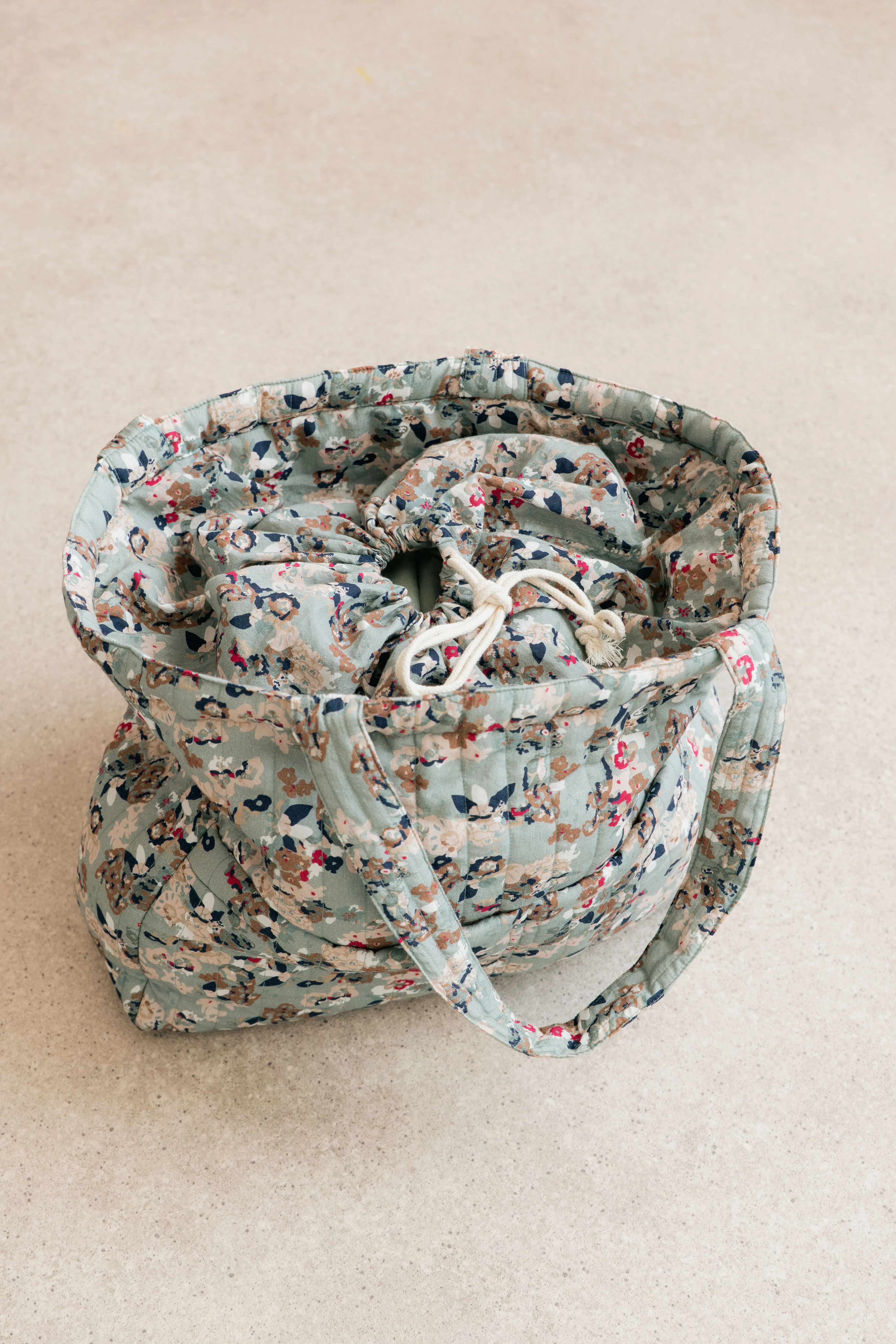 Ditsy Print Quilted Tote Bag Ocean - Image 3