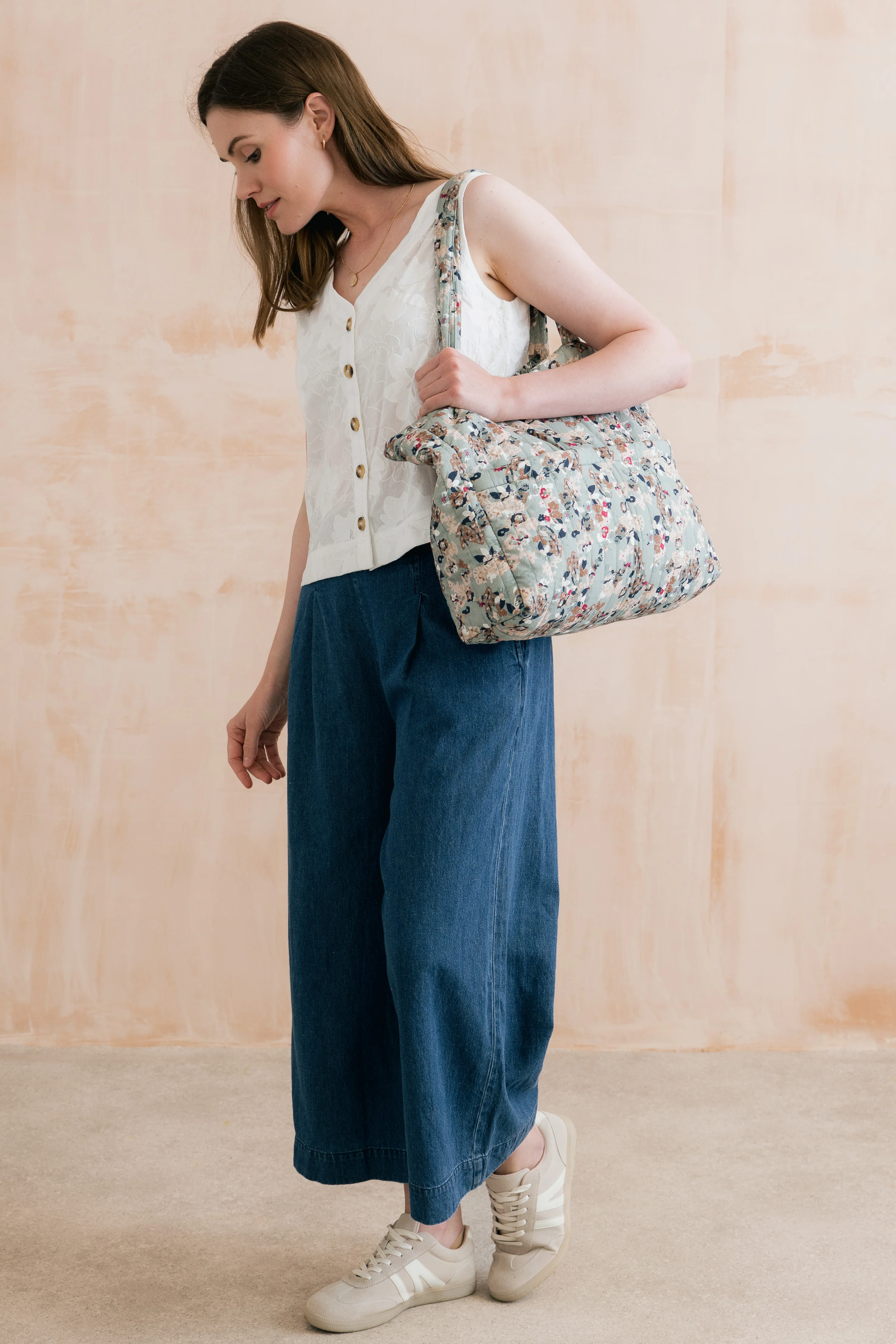 Ditsy Print Quilted Tote Bag Ocean - Image 8