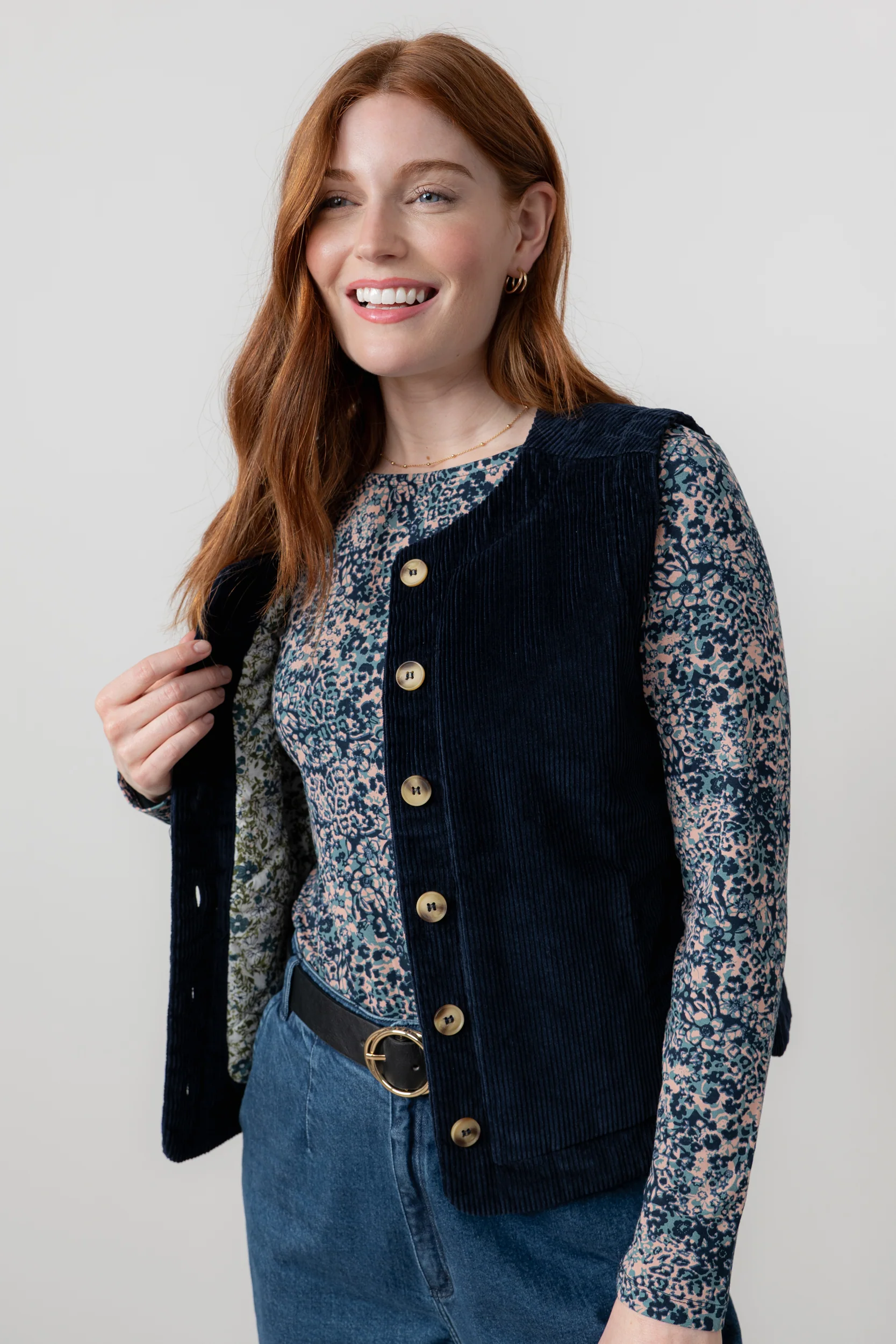 Dusk Stretch Cotton Jumbo Cord Gilet Navy - Image 3