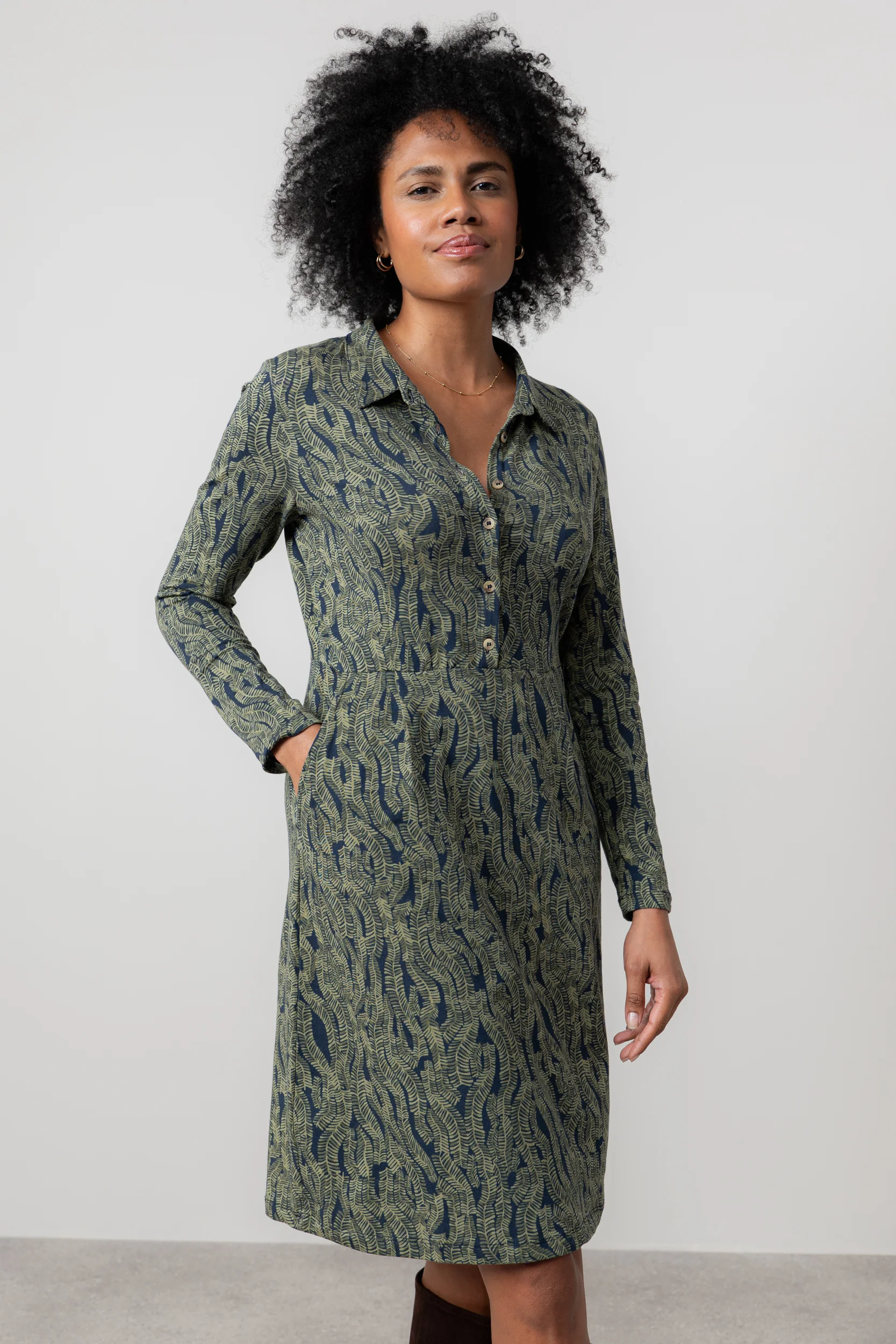 Elmore Organic Cotton Jersey Shirt Dress Navy/ Moss - Image 2