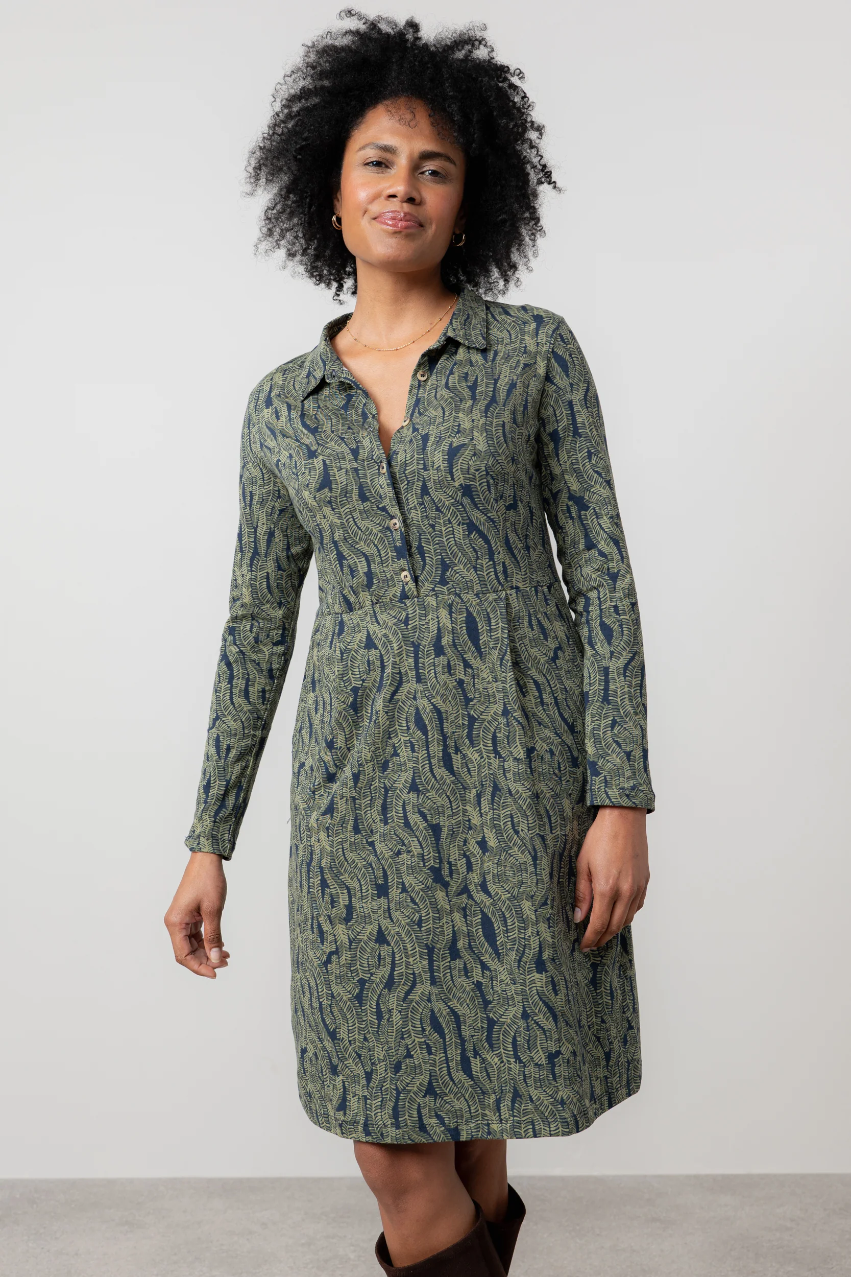 Elmore Organic Cotton Jersey Shirt Dress Navy/ Moss - Image 5