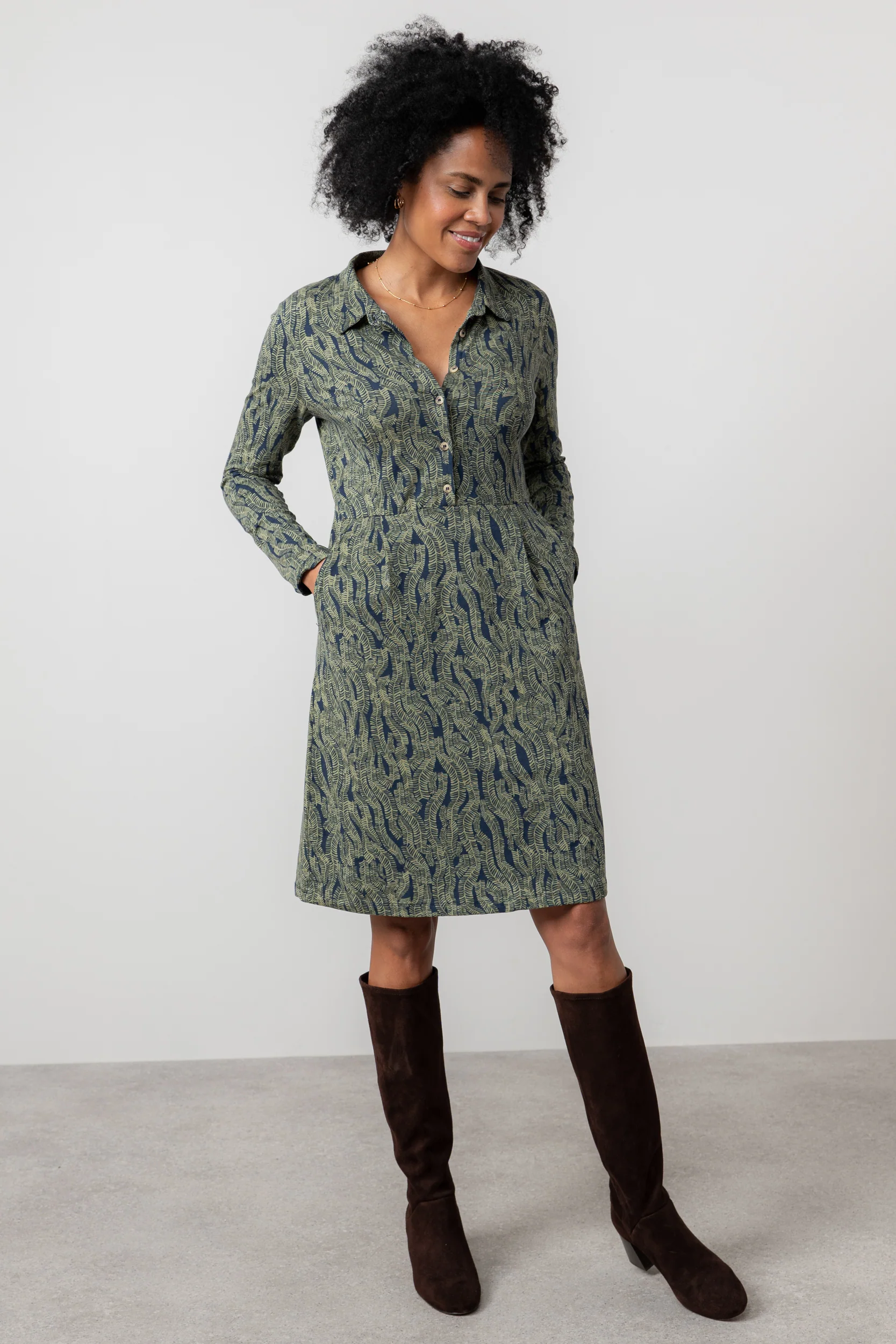 Elmore Organic Cotton Jersey Shirt Dress Navy/ Moss - Image 6