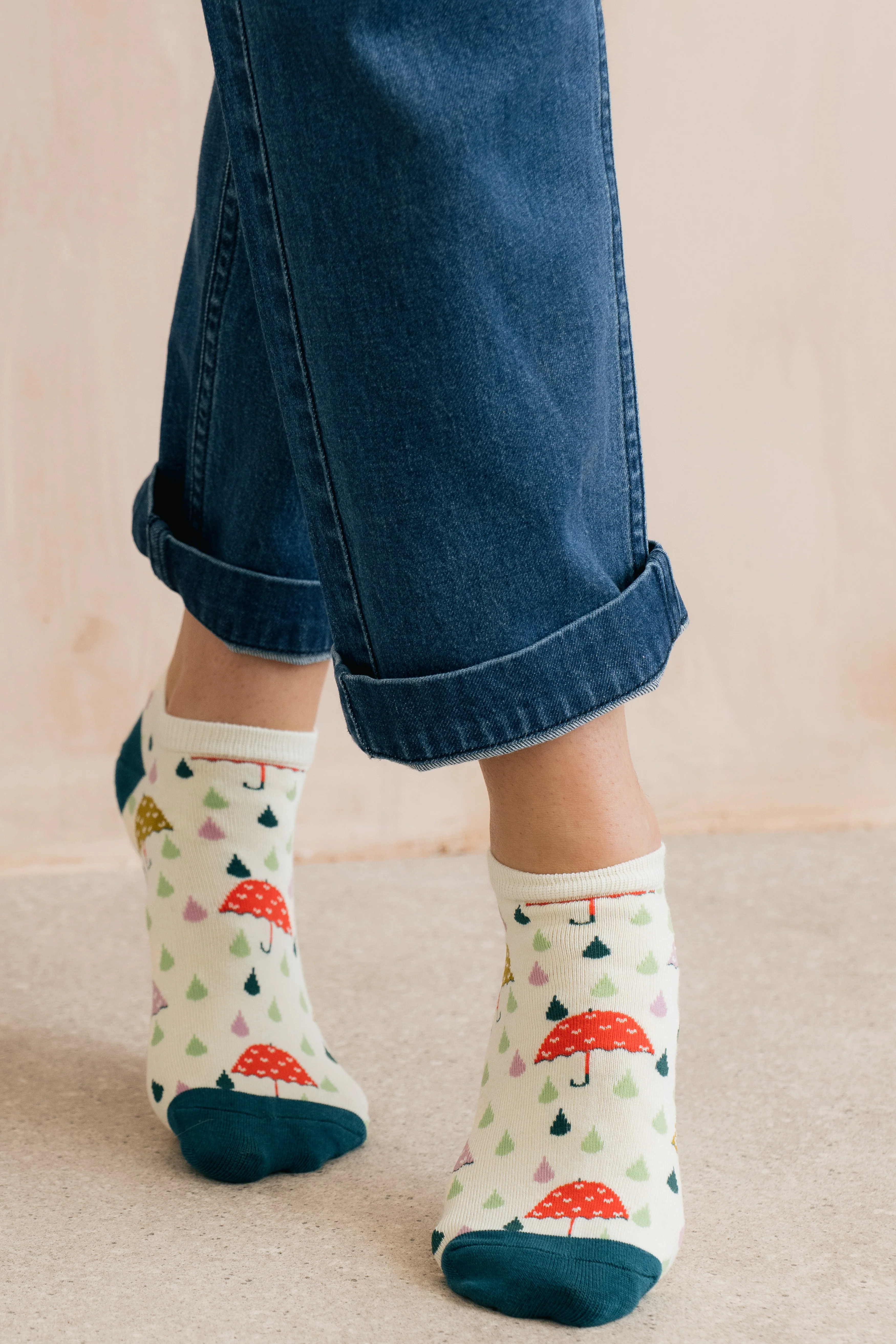 Elodie Elephant Trainer Socks And Decoration Giftbox - Image 3