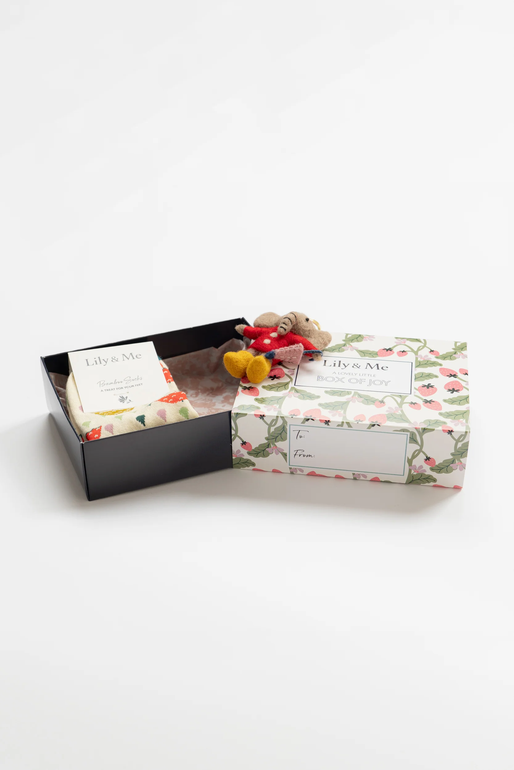 Elodie Elephant Trainer Socks And Decoration Giftbox - Image 4
