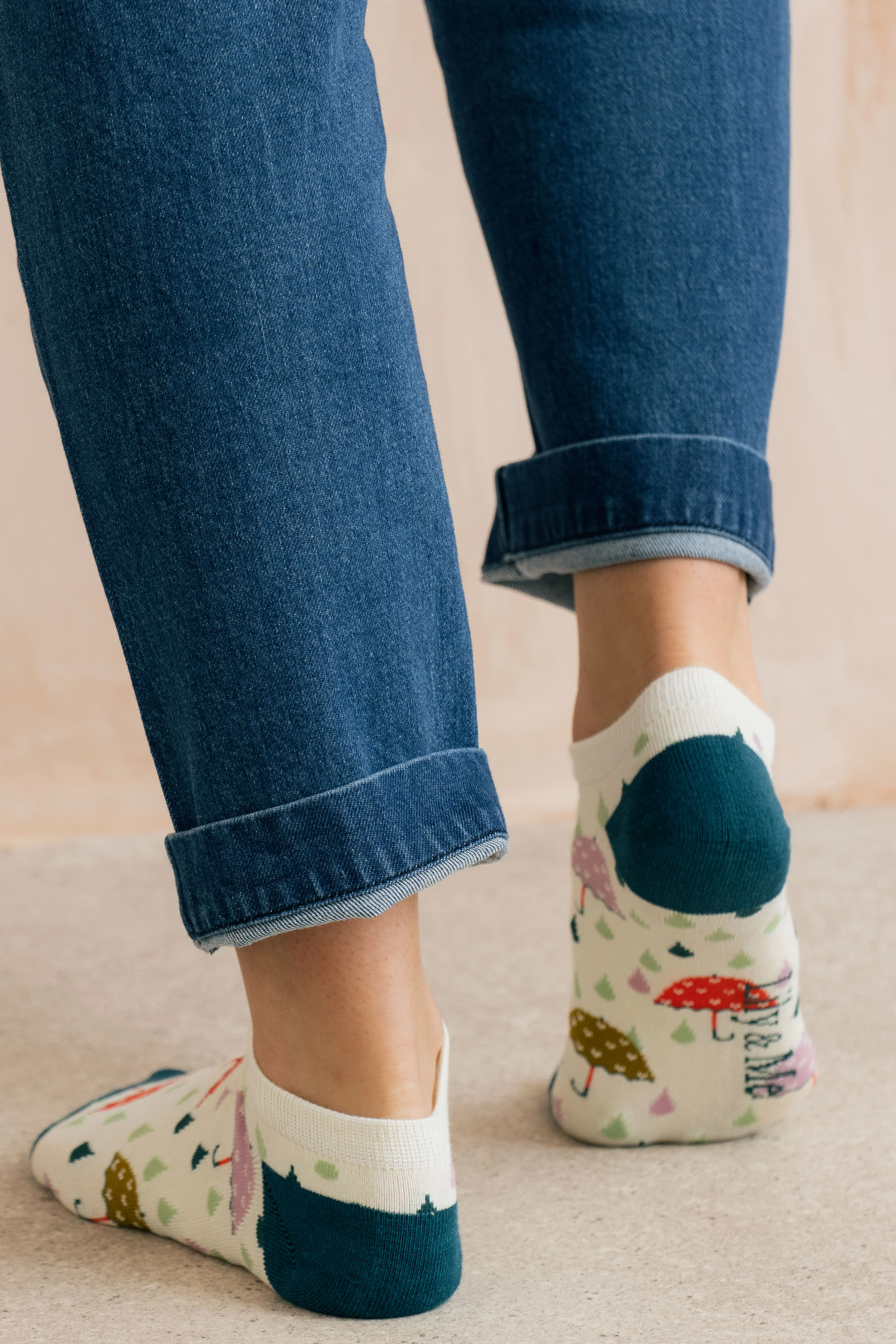 Elodie Elephant Trainer Socks And Decoration Giftbox - Image 9
