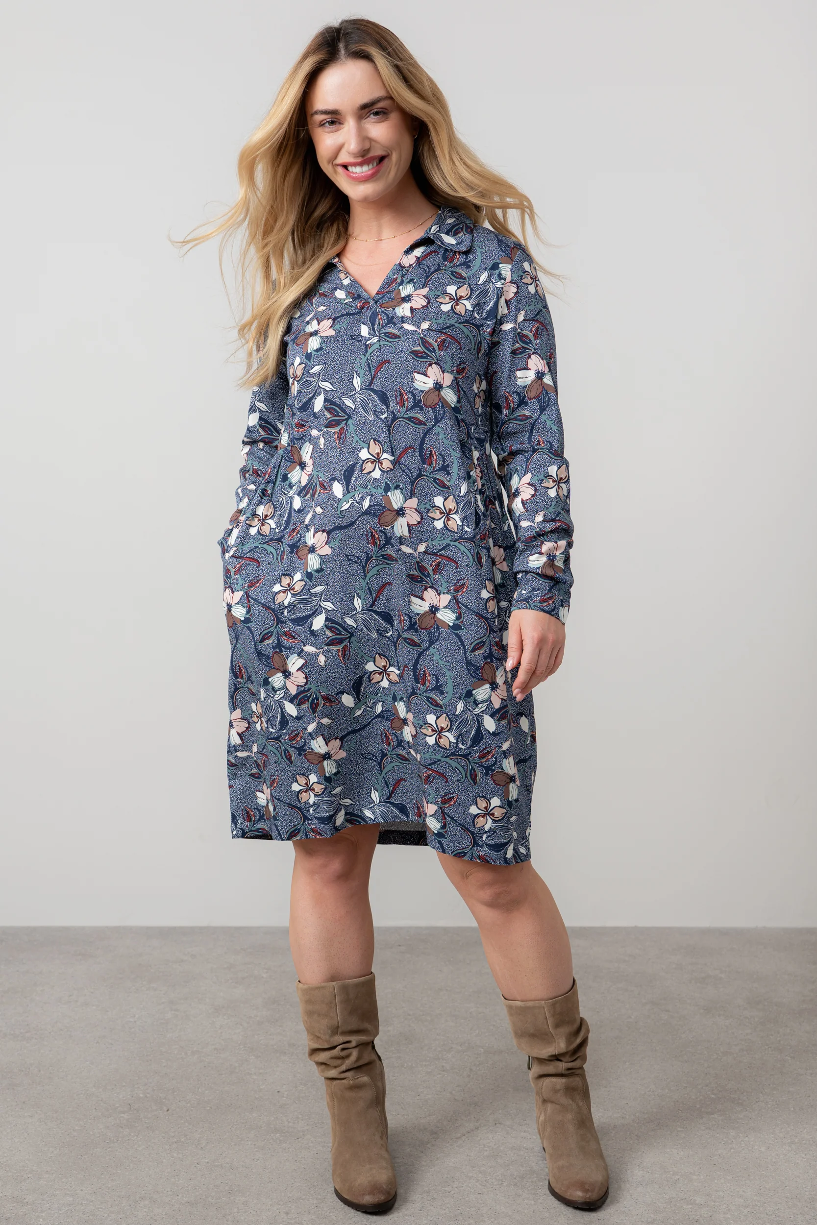 Emma Printed Shift Dress Navy - Image 6