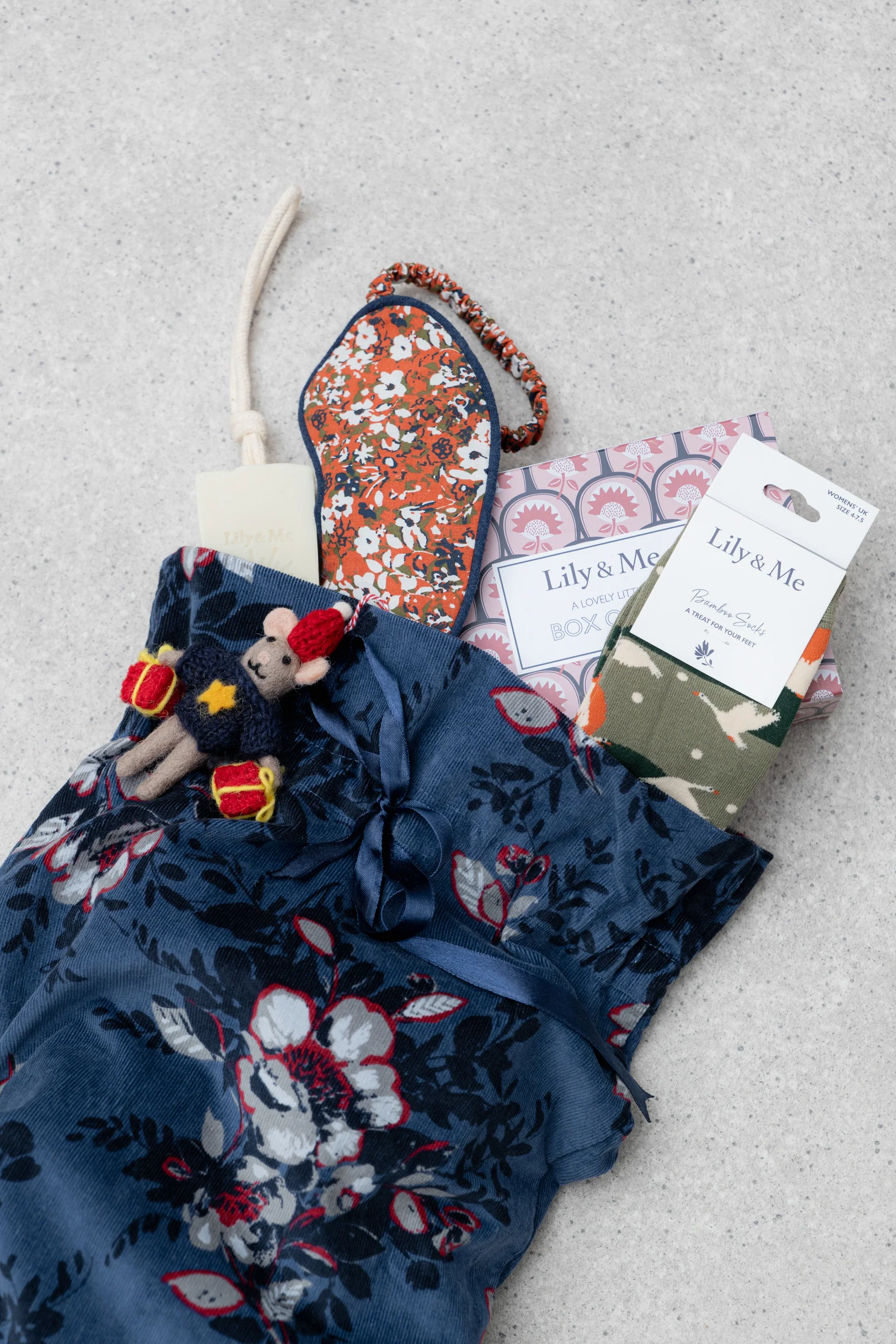 Fabric Gift Bag Vintage Floral Navy - Image 3