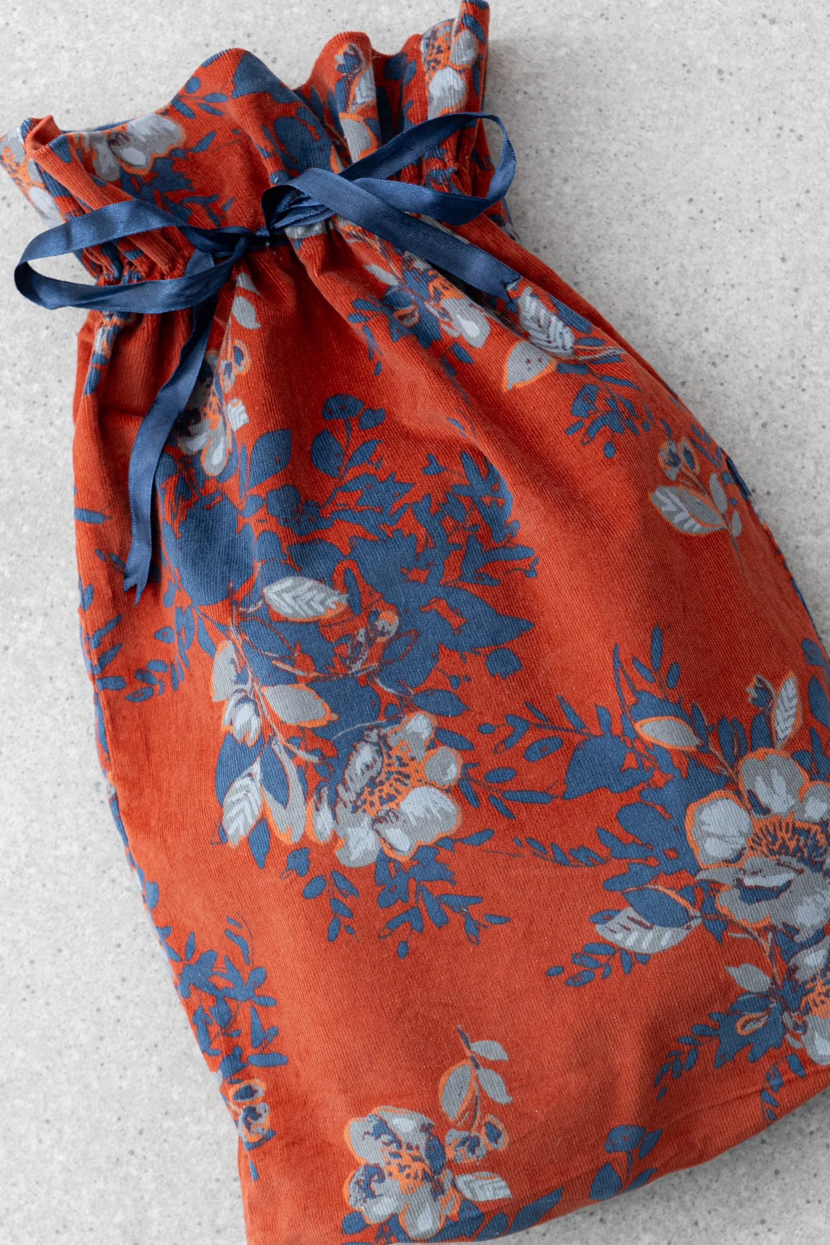 Fabric Gift Bag Vintage Floral Rust - Image 3
