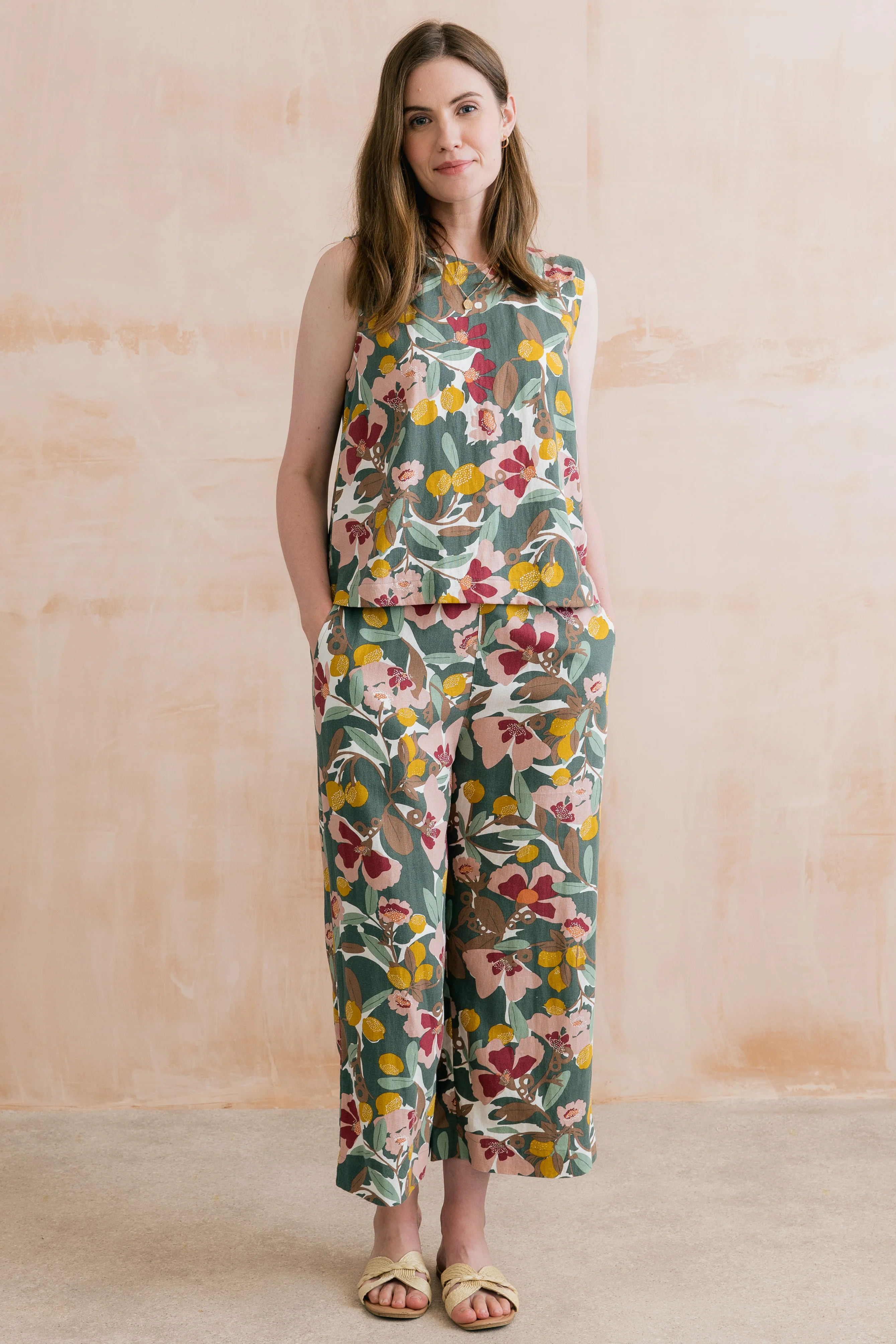 Greta Ceres Print Cropped Trousers Laurel Green - Image 4