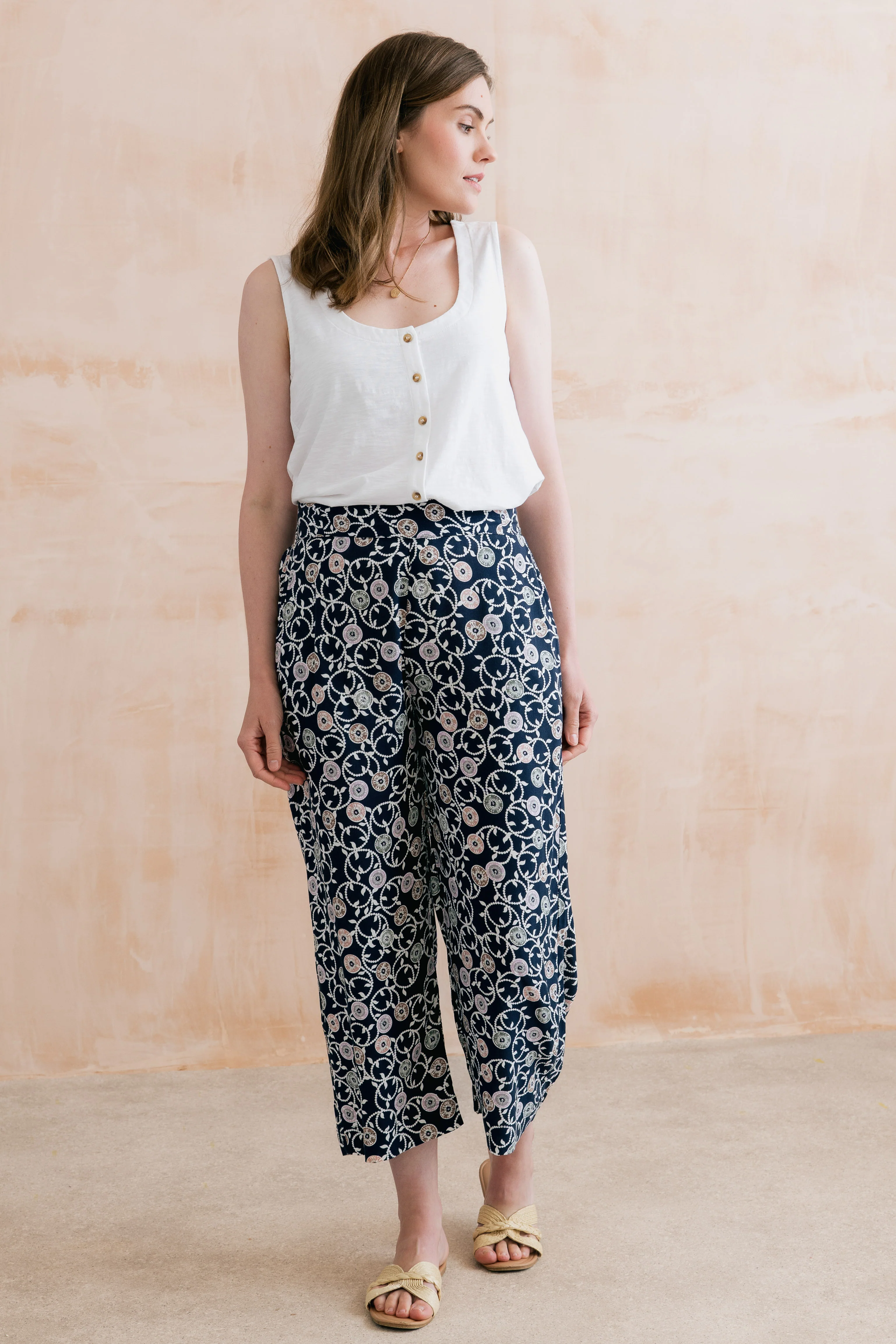 Greta Sea Holly Print Cropped Trousers Navy - Image 8