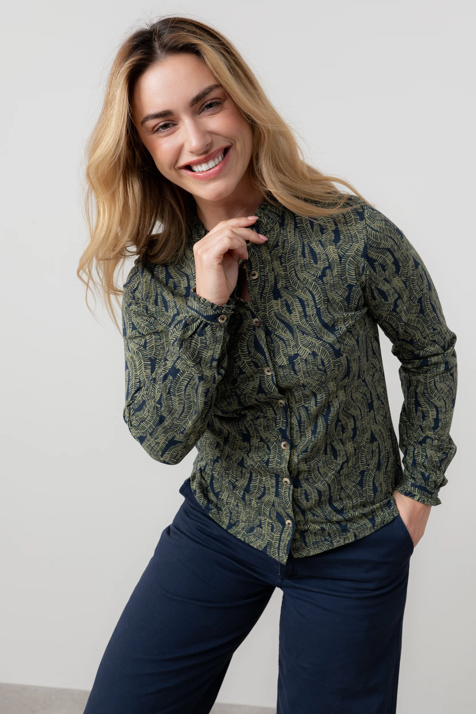 Hannah Organic Cotton Jersey Frill Shirt Navy - Image 3