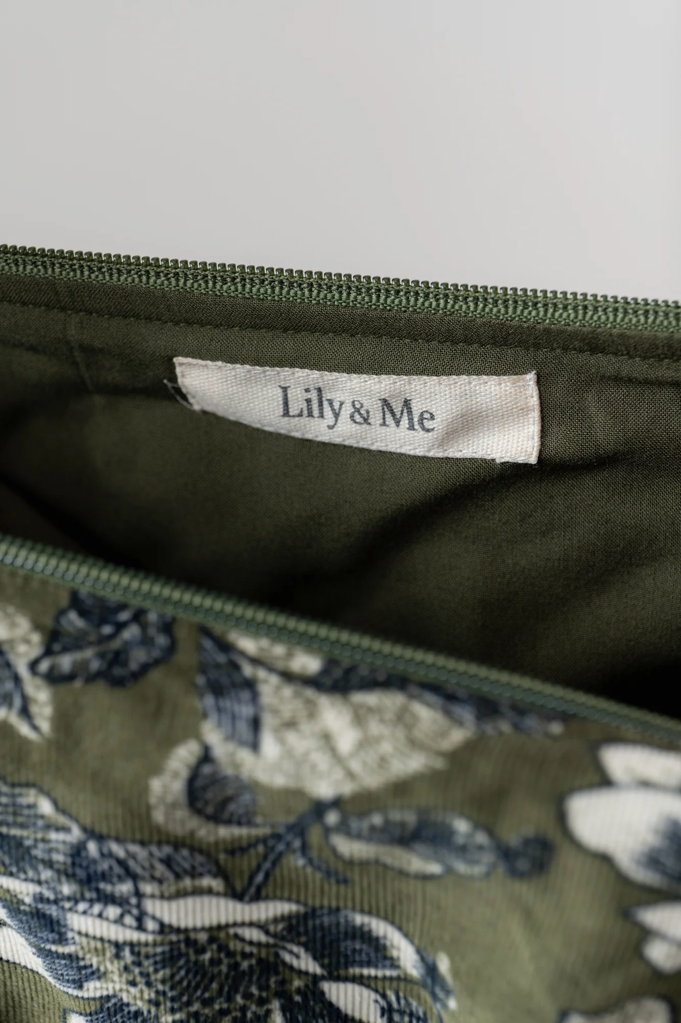 Harvest Print Cord Crossbody Bag Moss - Image 5
