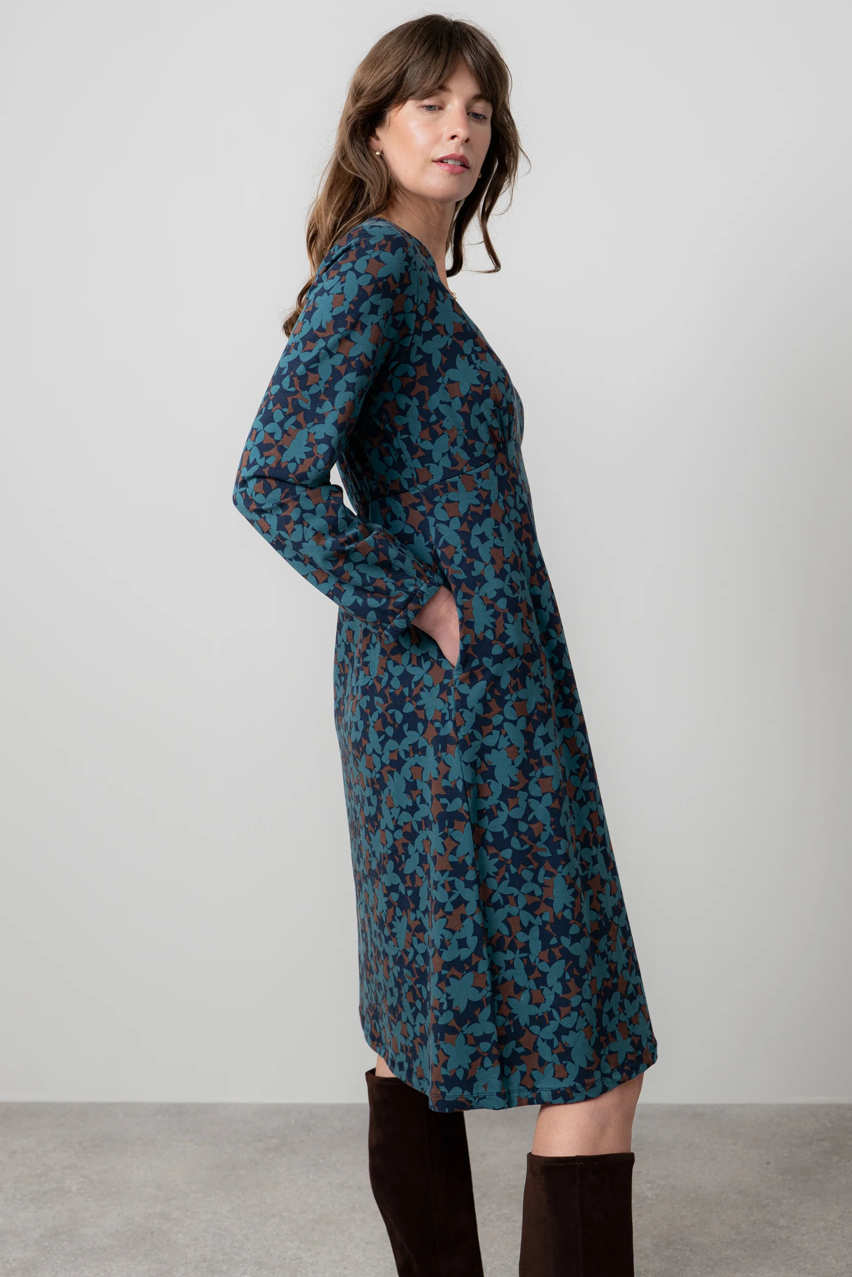 Hazel Crossover Jersey Dress Navy - Image 5