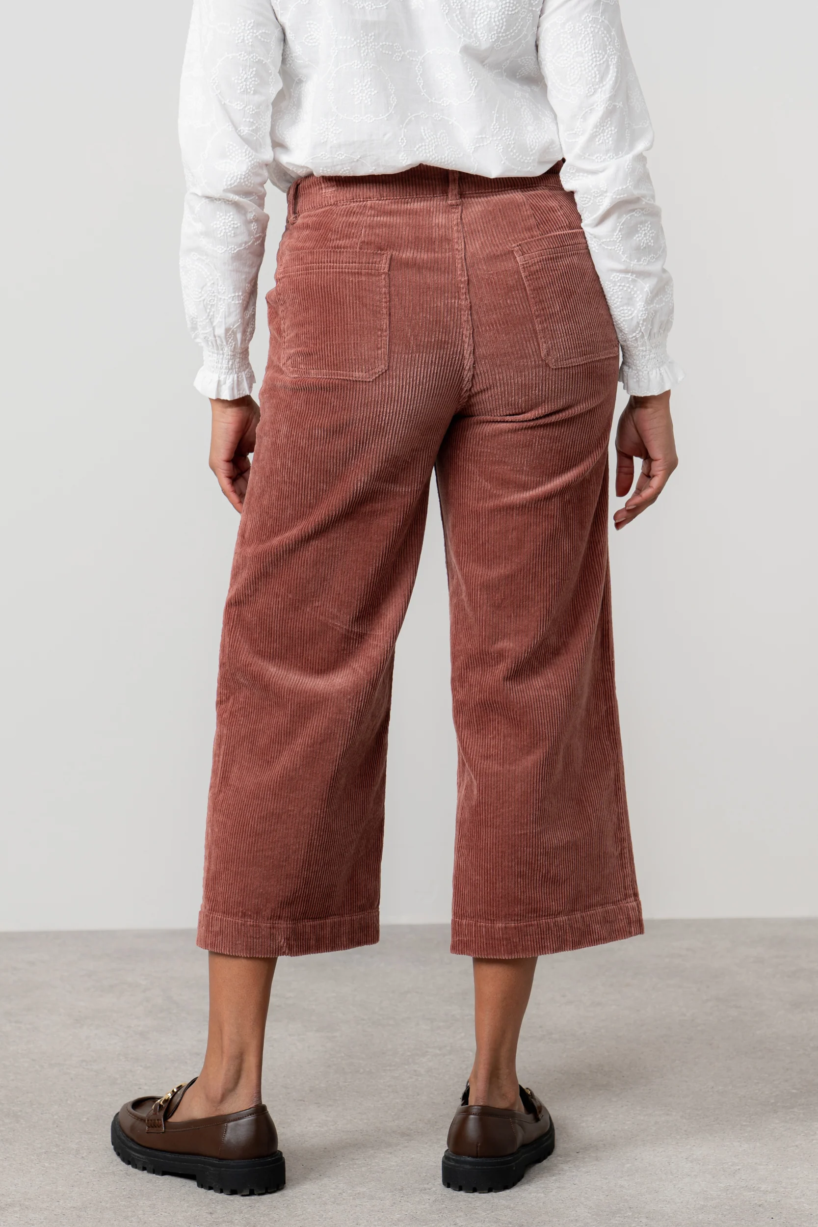 Isla Stretch Jumbo Cord Cropped Trousers Antique Rose - Image 4