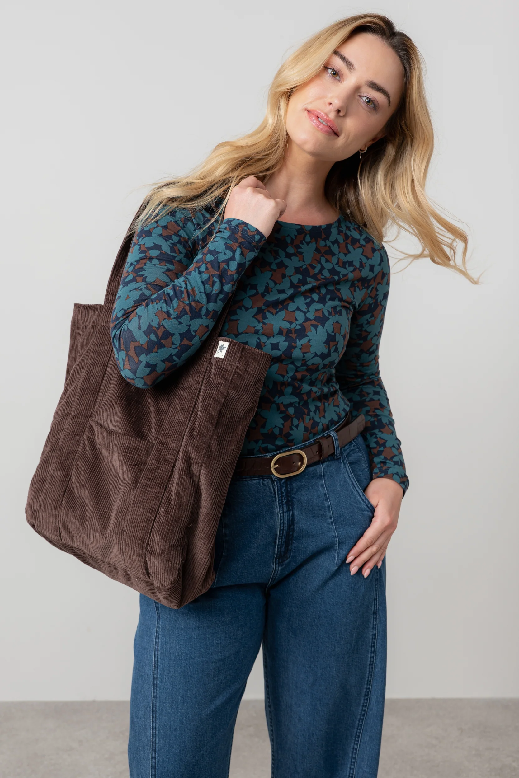 Jumbo Cord Tote Bag Chocolate - Image 4