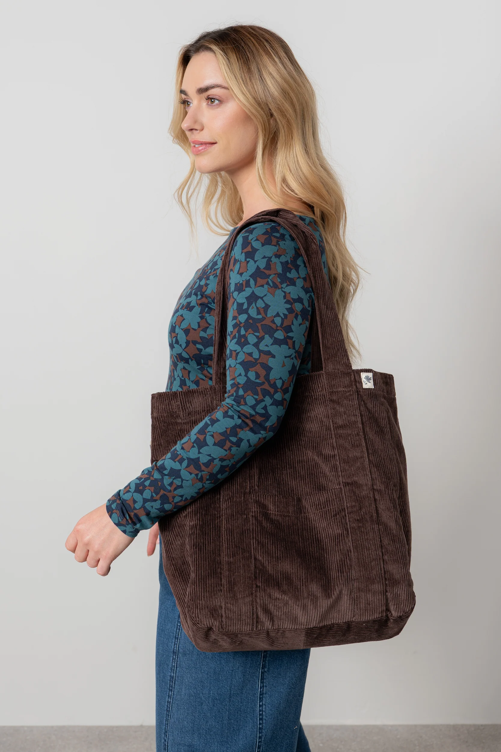 Jumbo Cord Tote Bag Chocolate - Image 6