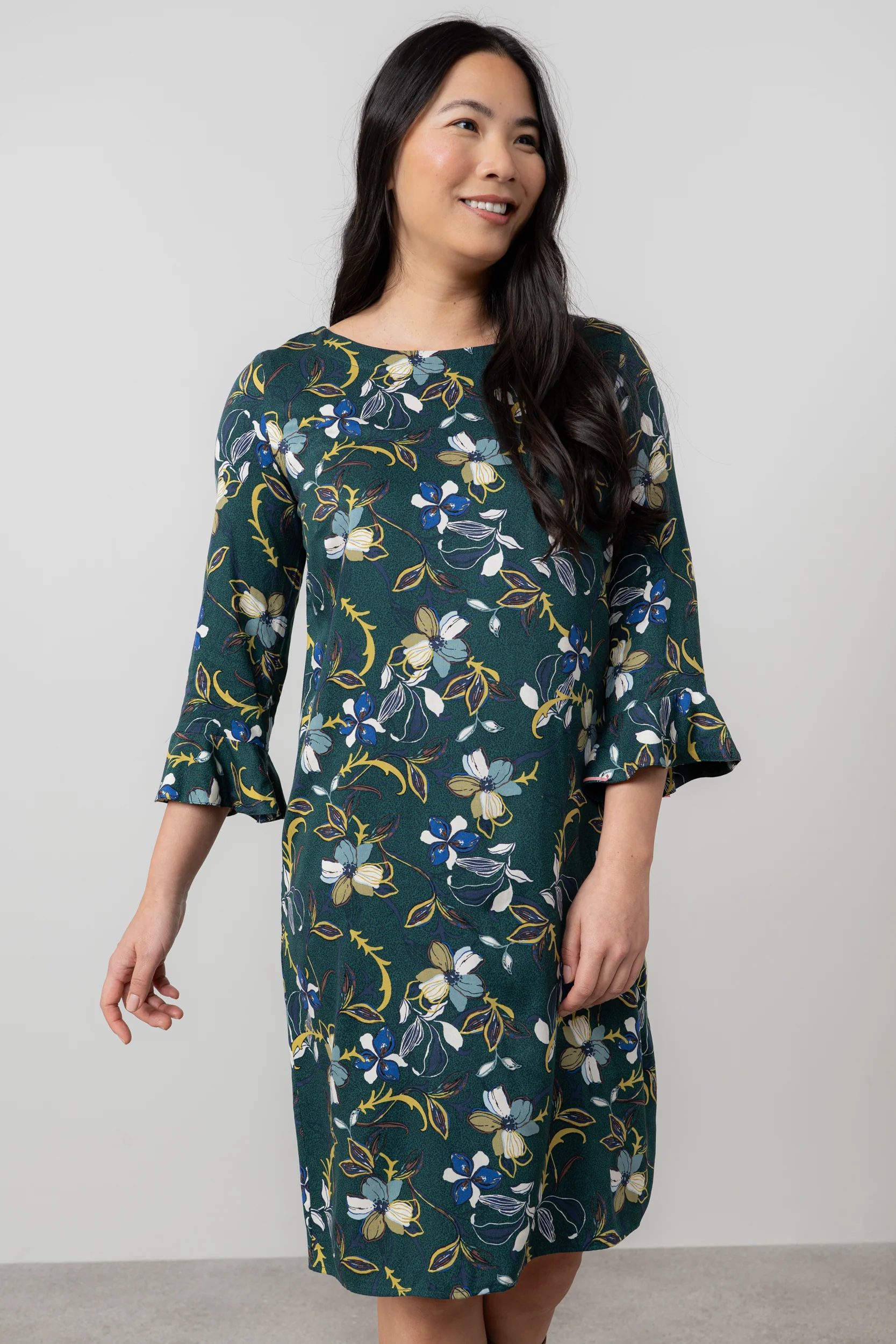 Lotty Fluted Sleeve Shift Dress Green - Image 3