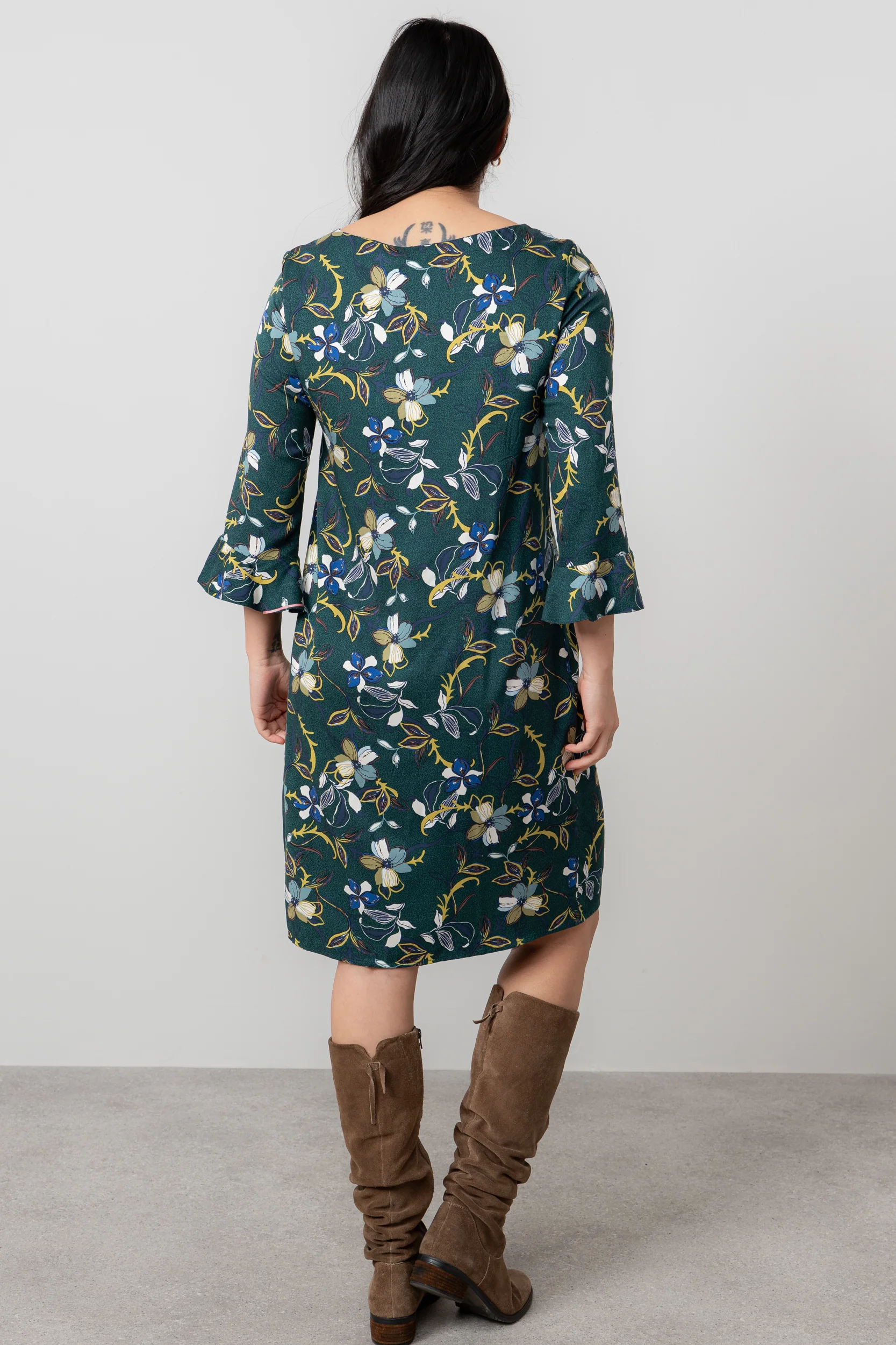 Lotty Fluted Sleeve Shift Dress Green - Image 4