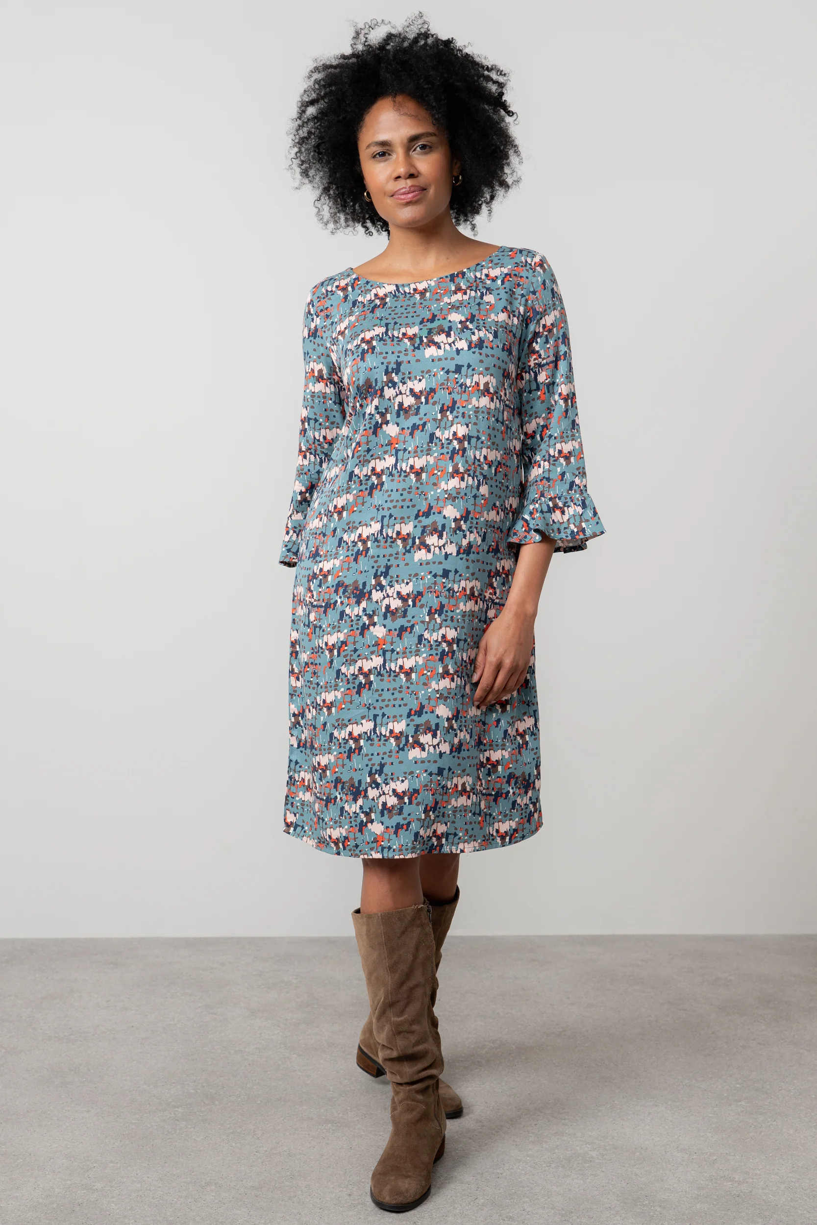 Lotty Fluted Sleeve Shift Dress Sea Mist - Image 5