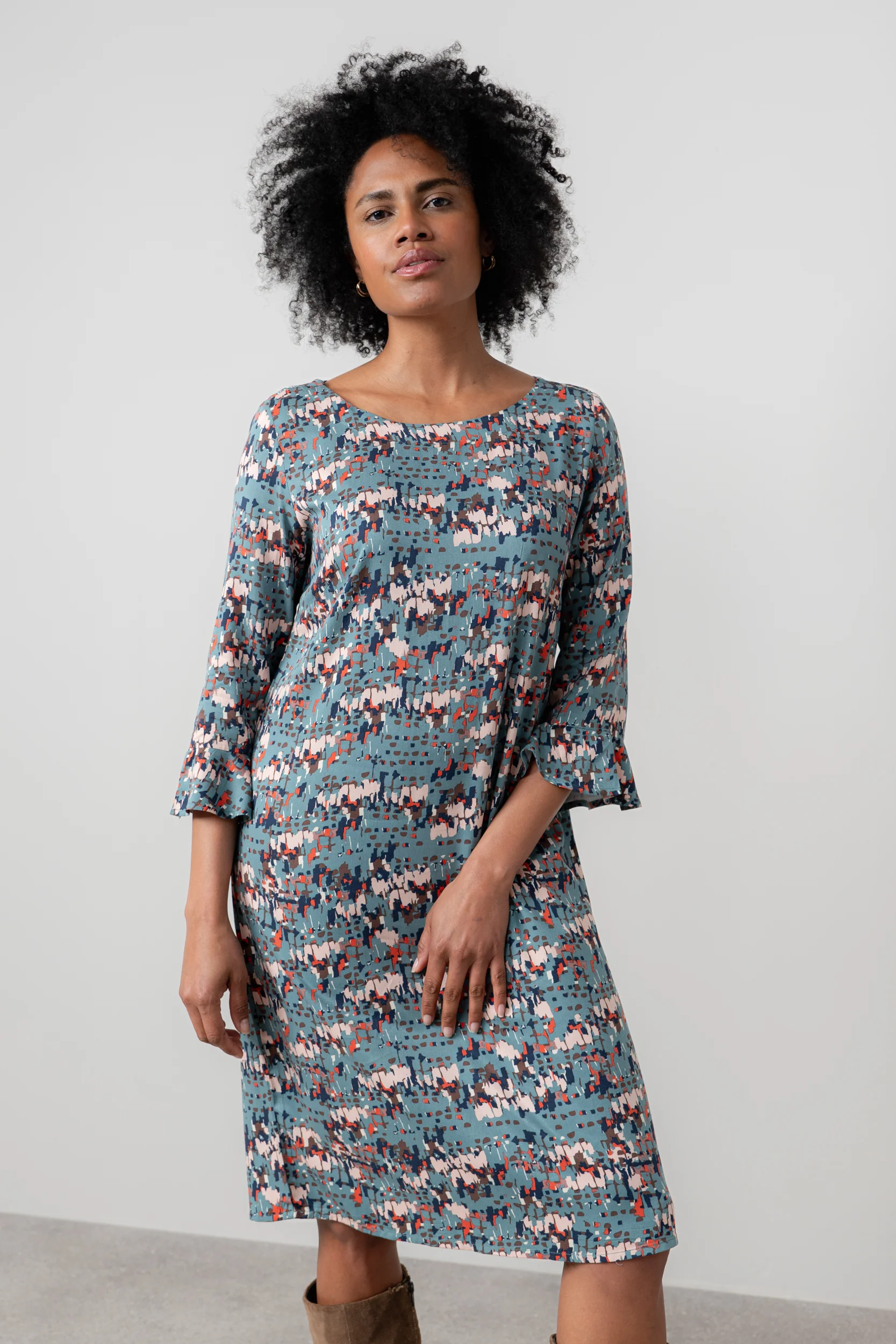 Lotty Fluted Sleeve Shift Dress Sea Mist - Image 6