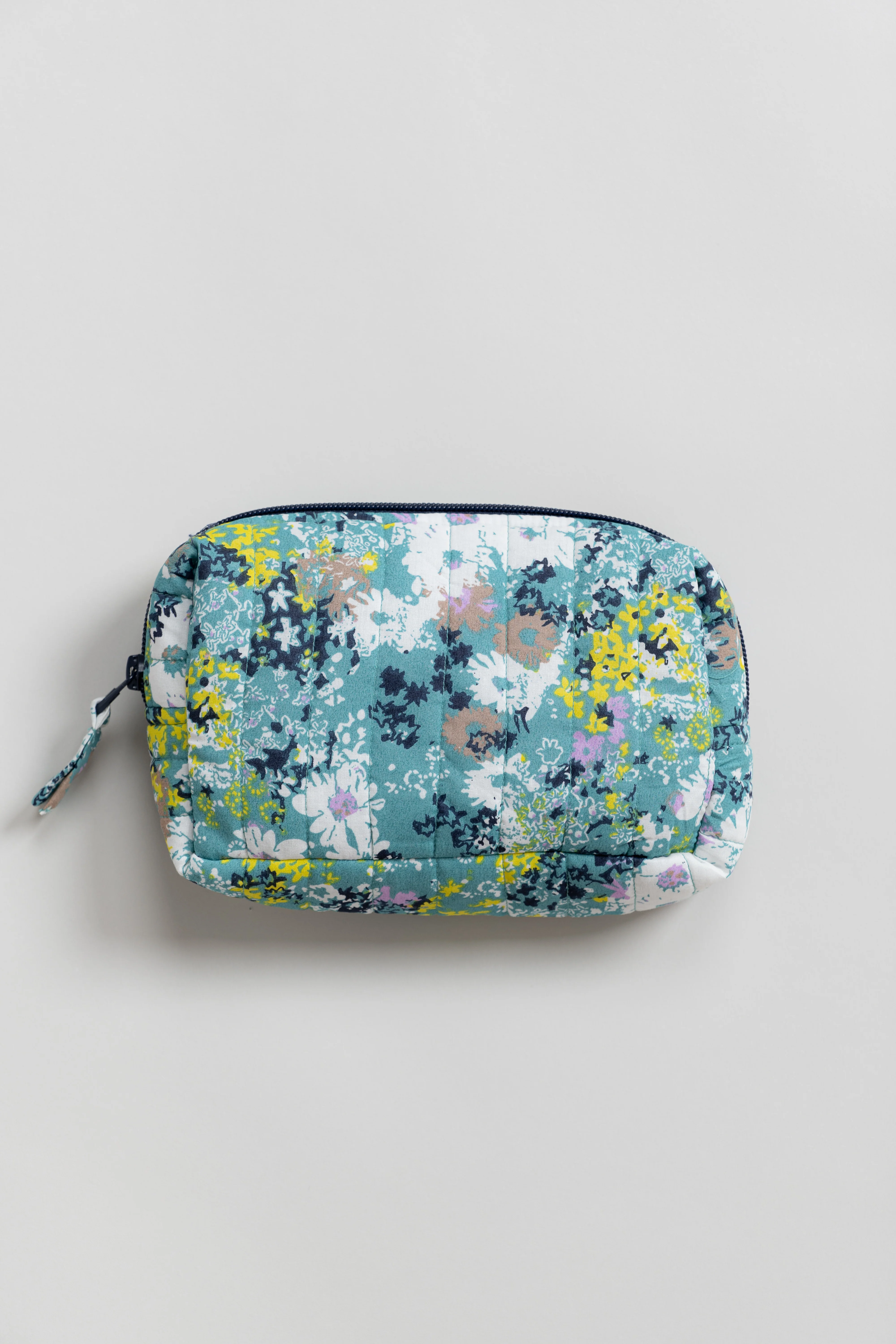 Meadow Spray Cosmetics Bag - Image 3