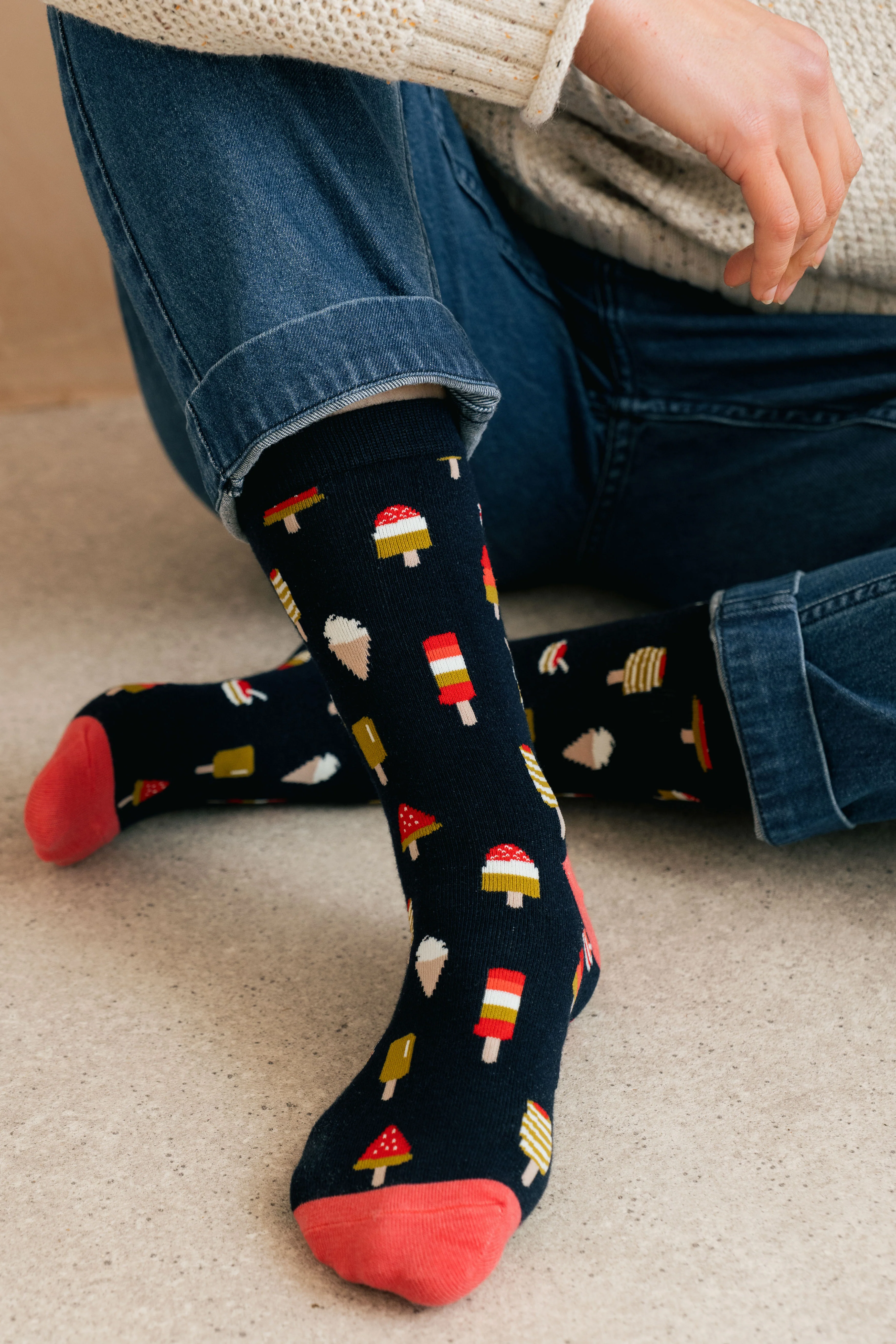 Olive The Owl Bamboo Socks And Decoration Giftbox - Image 3