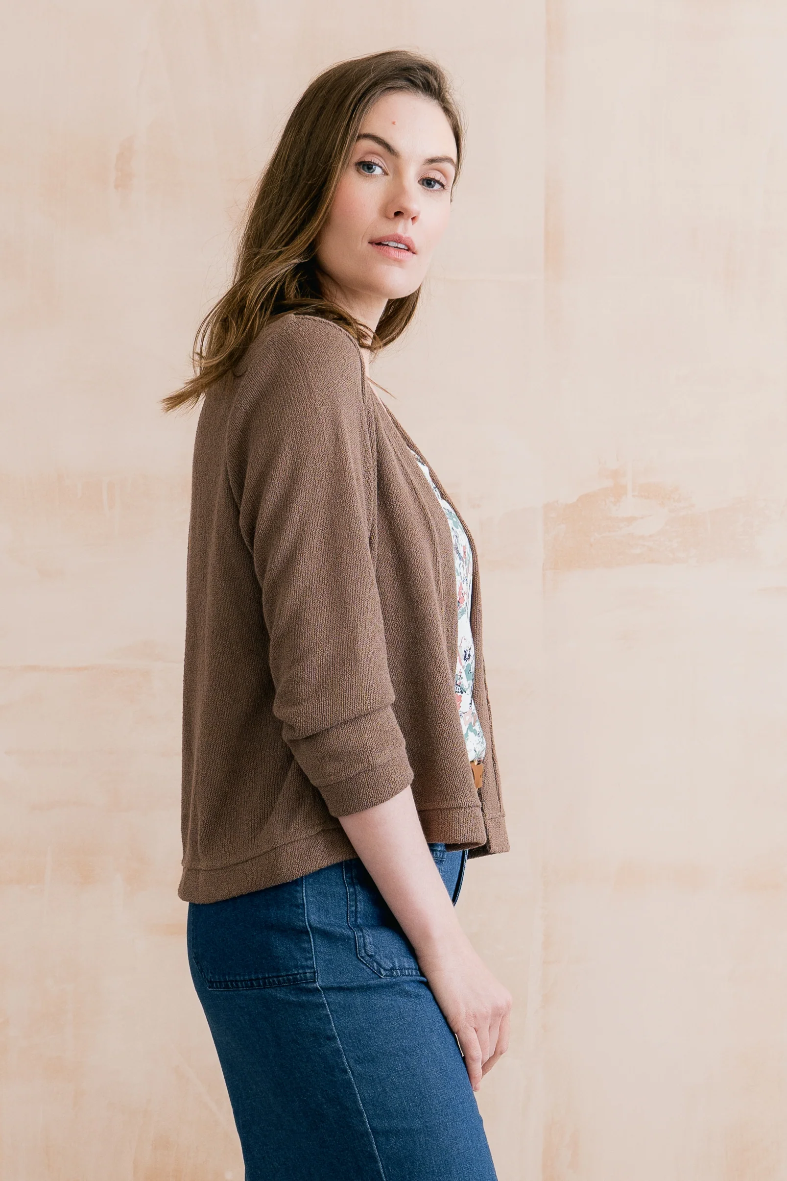 Shore Light Knit Cropped Cardigan Mocha - Image 3