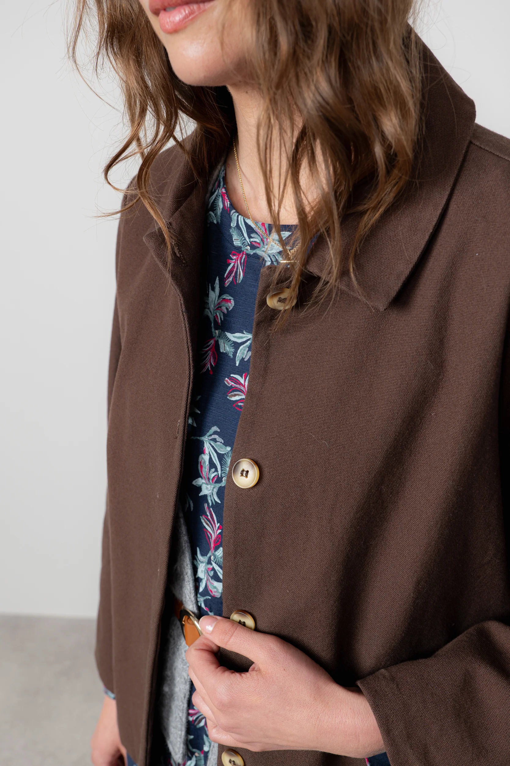 Sycamore Cotton Canvas Jacket Chocolate - Image 3