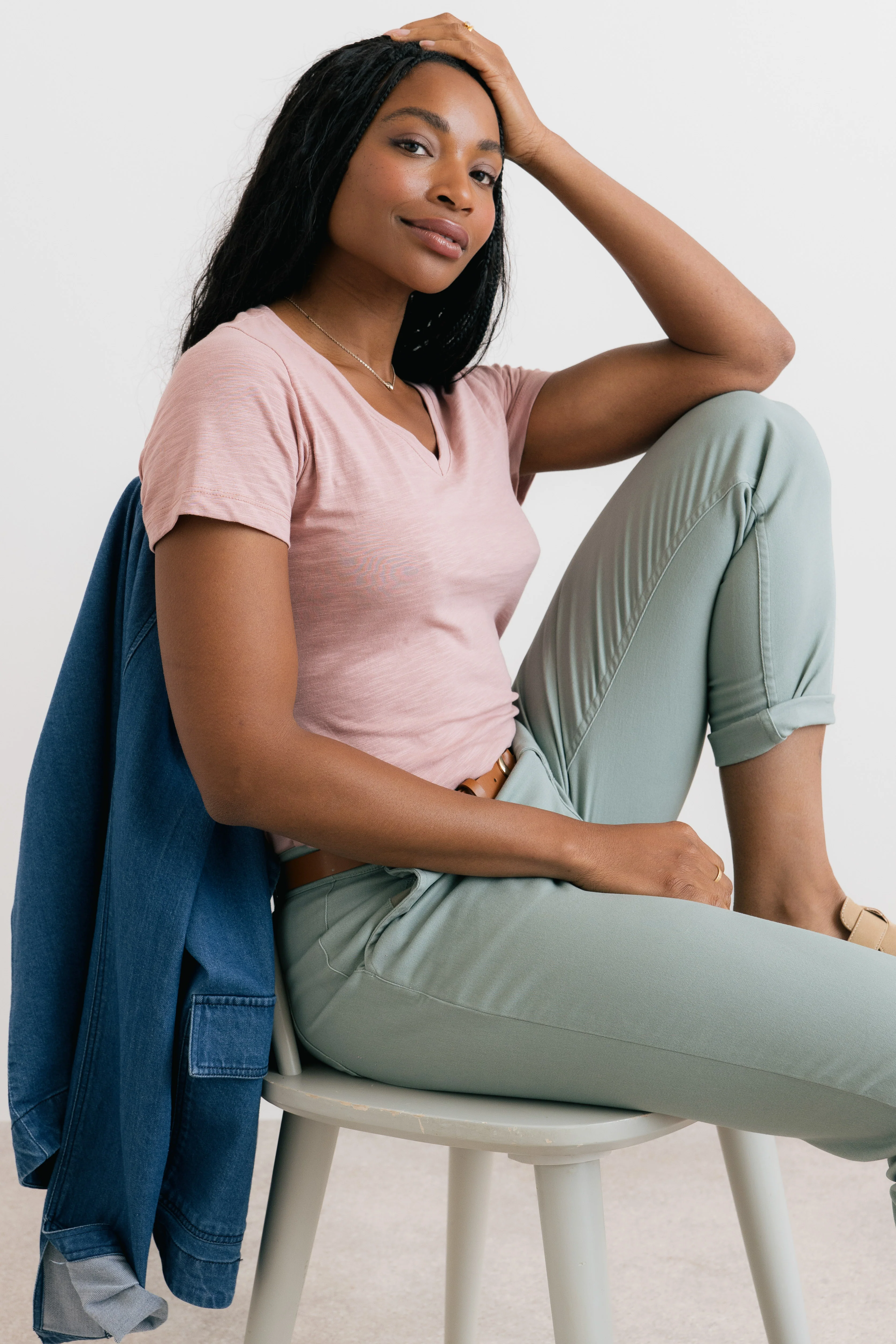 Victoria Organic Cotton V-Neck T-Shirt Soft Pink - Image 2