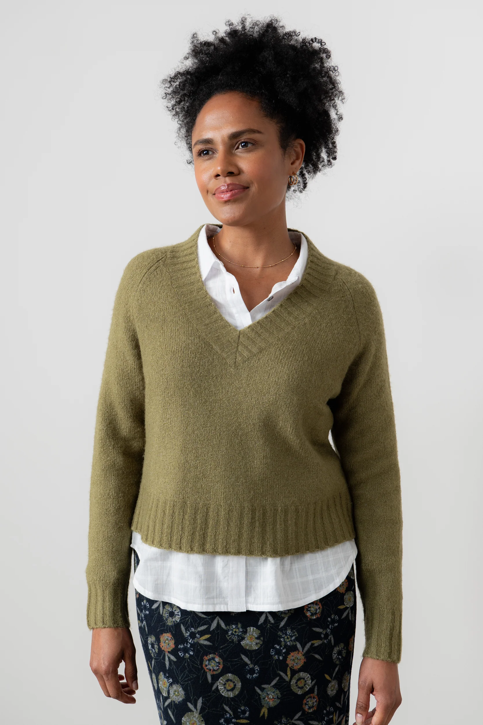 Woodchester V-Neck Boxy Knit Jumper Moss - Image 3