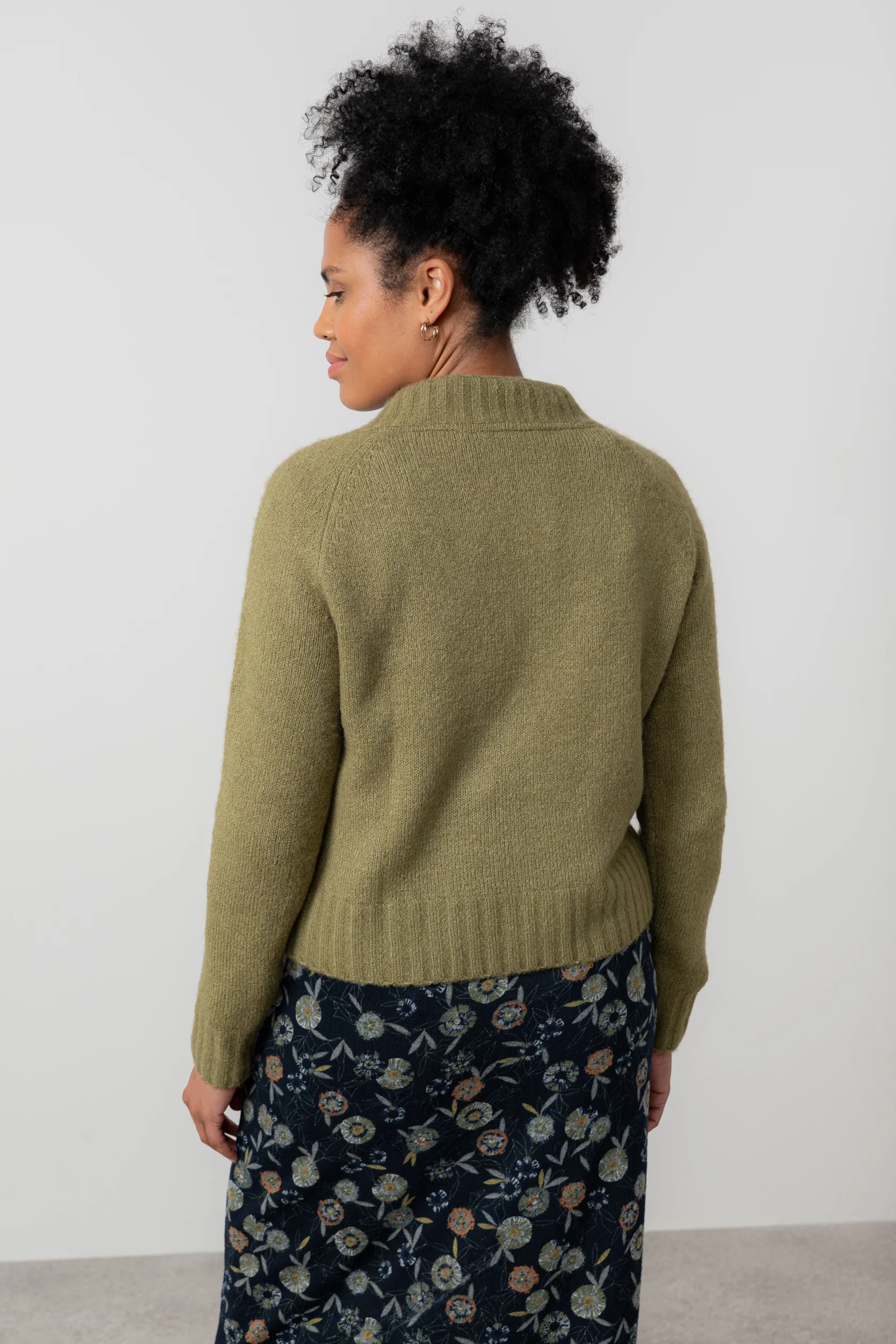 Woodchester V-Neck Boxy Knit Jumper Moss - Image 4