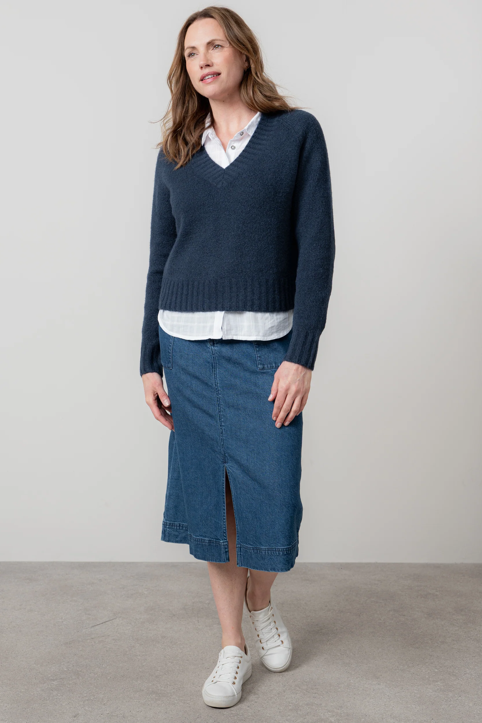 Woodchester V-Neck Boxy Knit Jumper Navy - Image 5